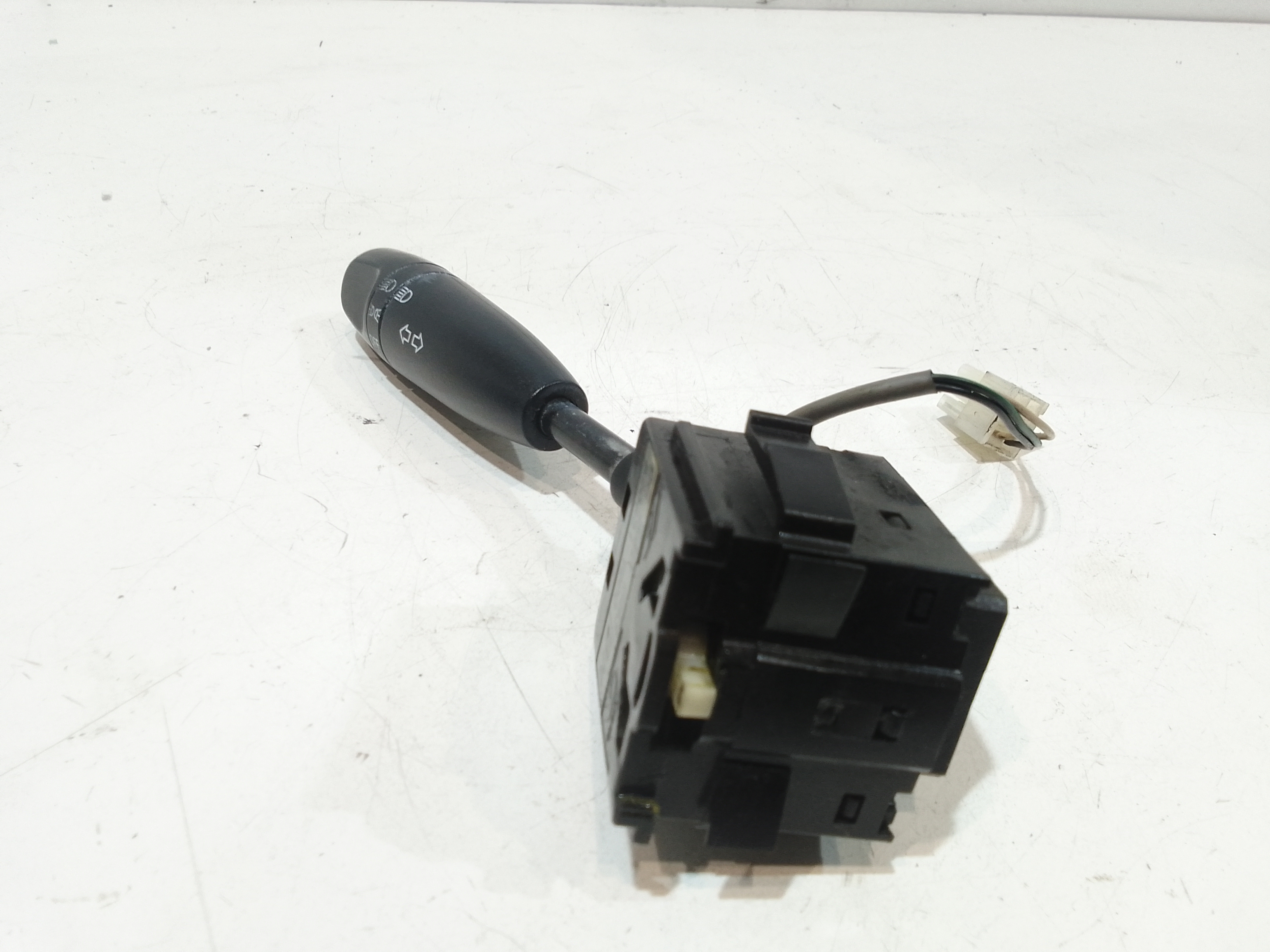 Devioluci sinistro per Chevrolet Kalos 2 Serie (2005 - 2008)