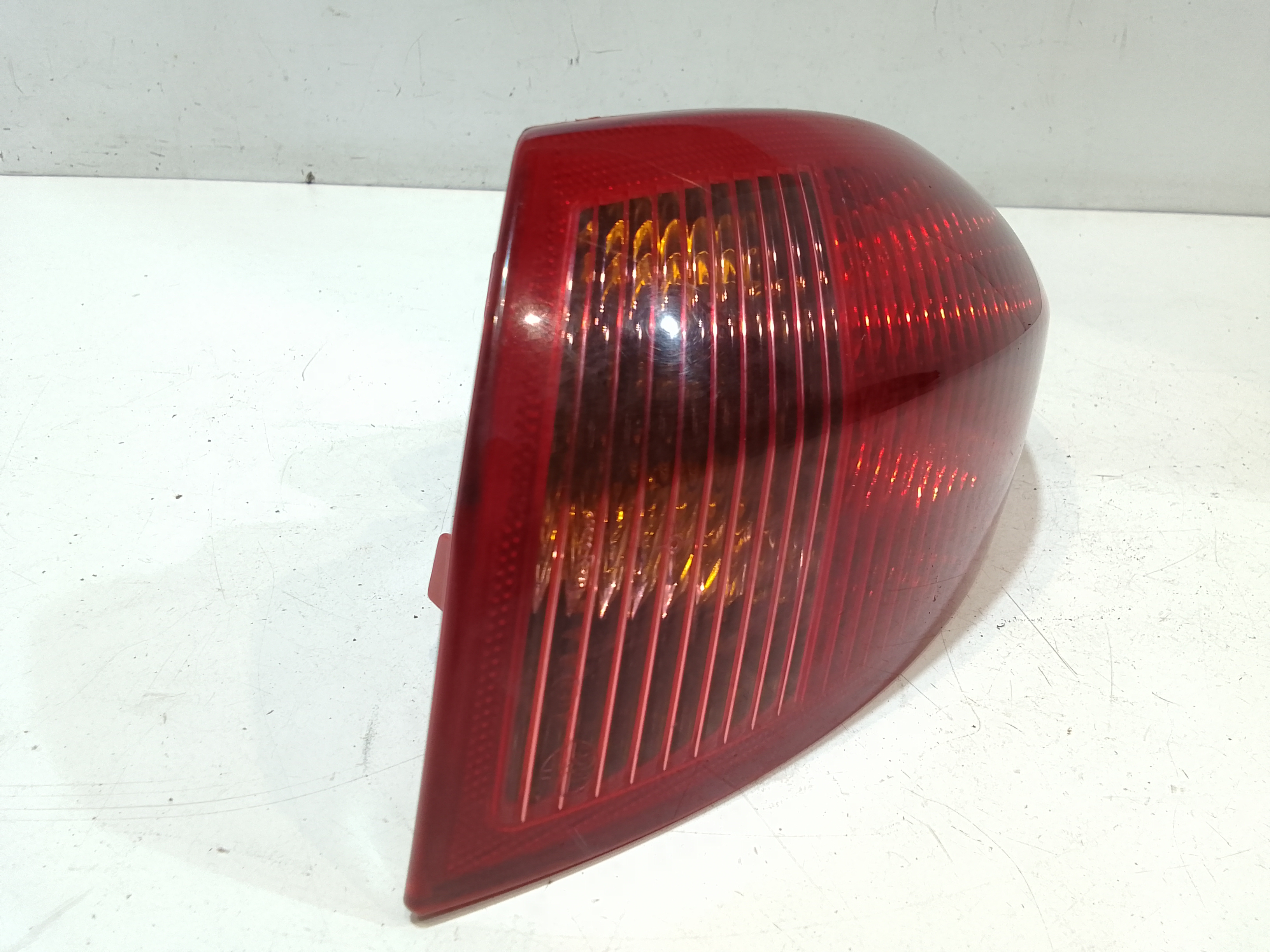 Stop fanale posteriore Destro Passeggero per Alfa Romeo 147 Serie (937) (00>05<) (2000 - 2005)