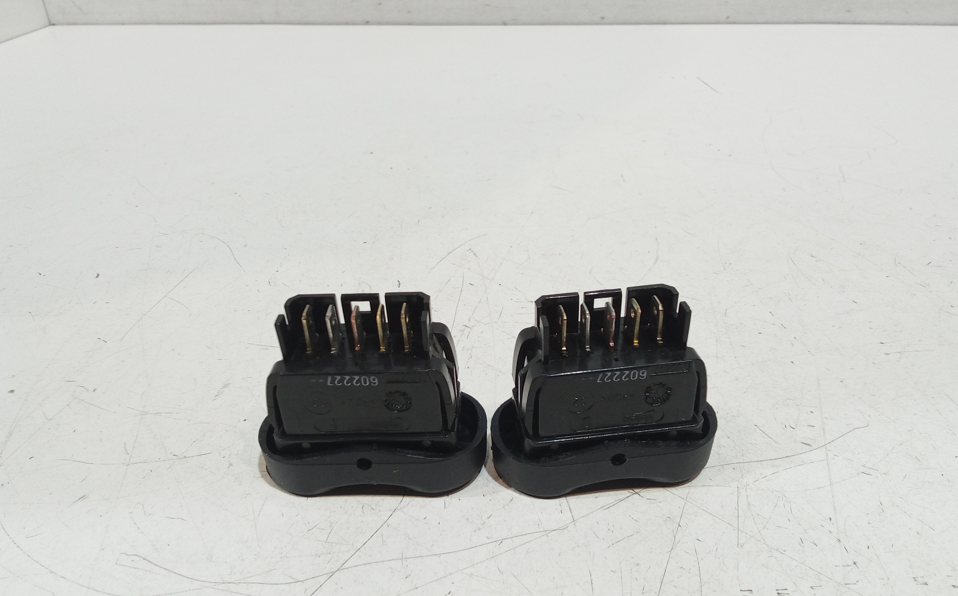 Pulsantiera alzavetri centrale per Dacia Sandero 1 Serie (2008 - 2012)