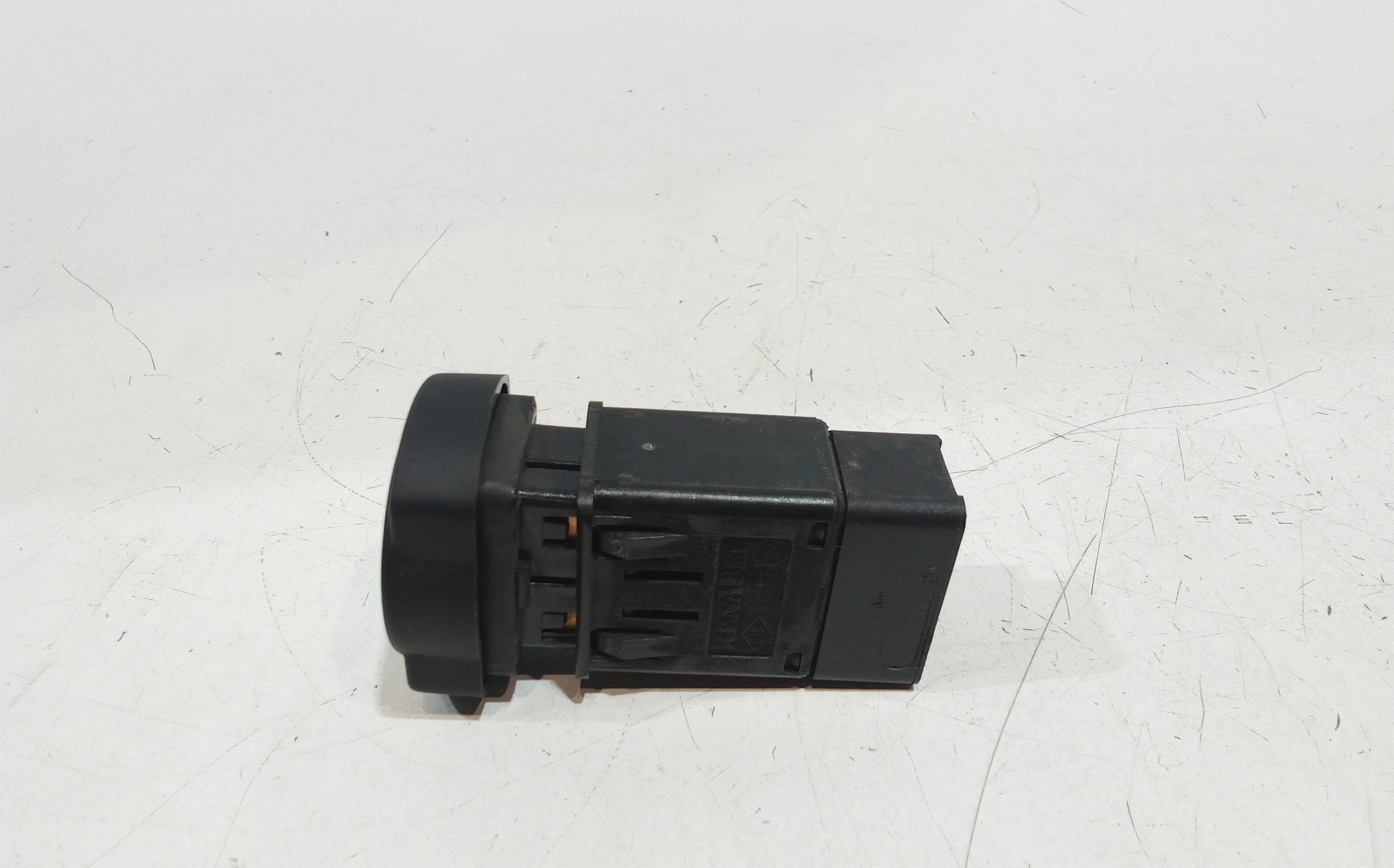 Pulsante luci di emergenza per Dacia Sandero 1 Serie (2008 - 2012)