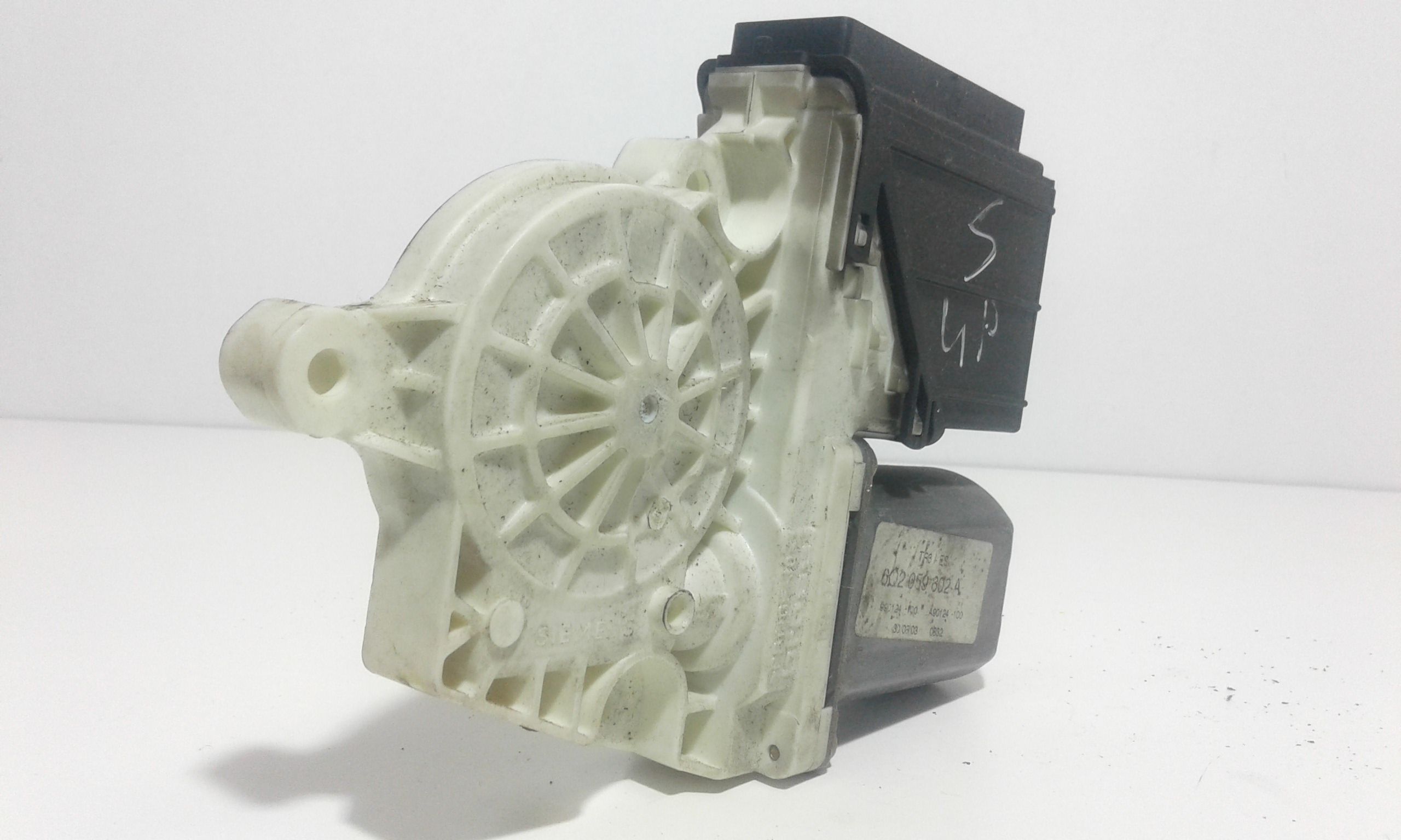 Motorino Alzavetro anteriore Sinistro VOLKSWAGEN Polo 4 Serie