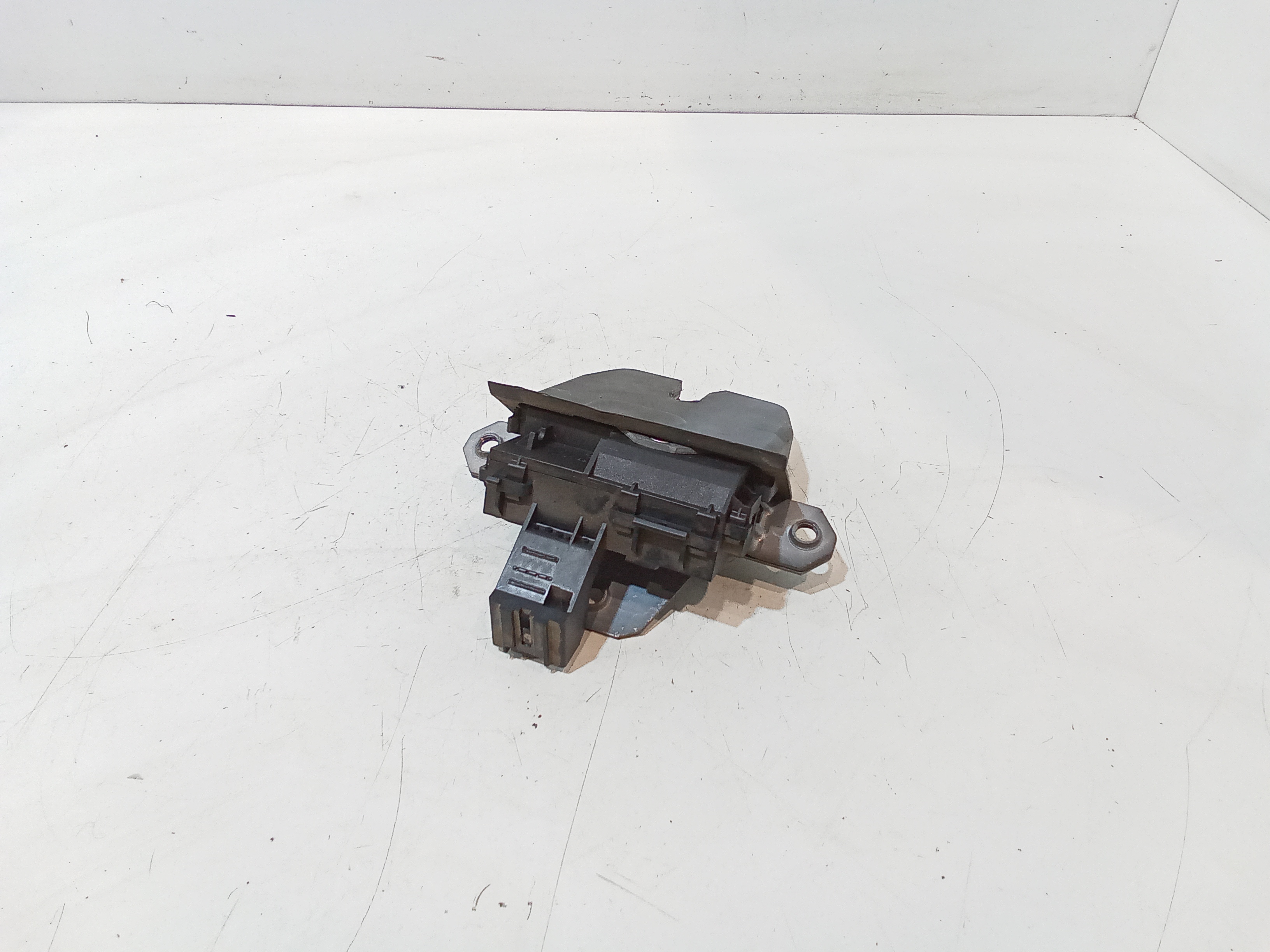 Serratura Cofano Posteriore per Ford Focus Berlina 3 Serie (2004 - 2008)