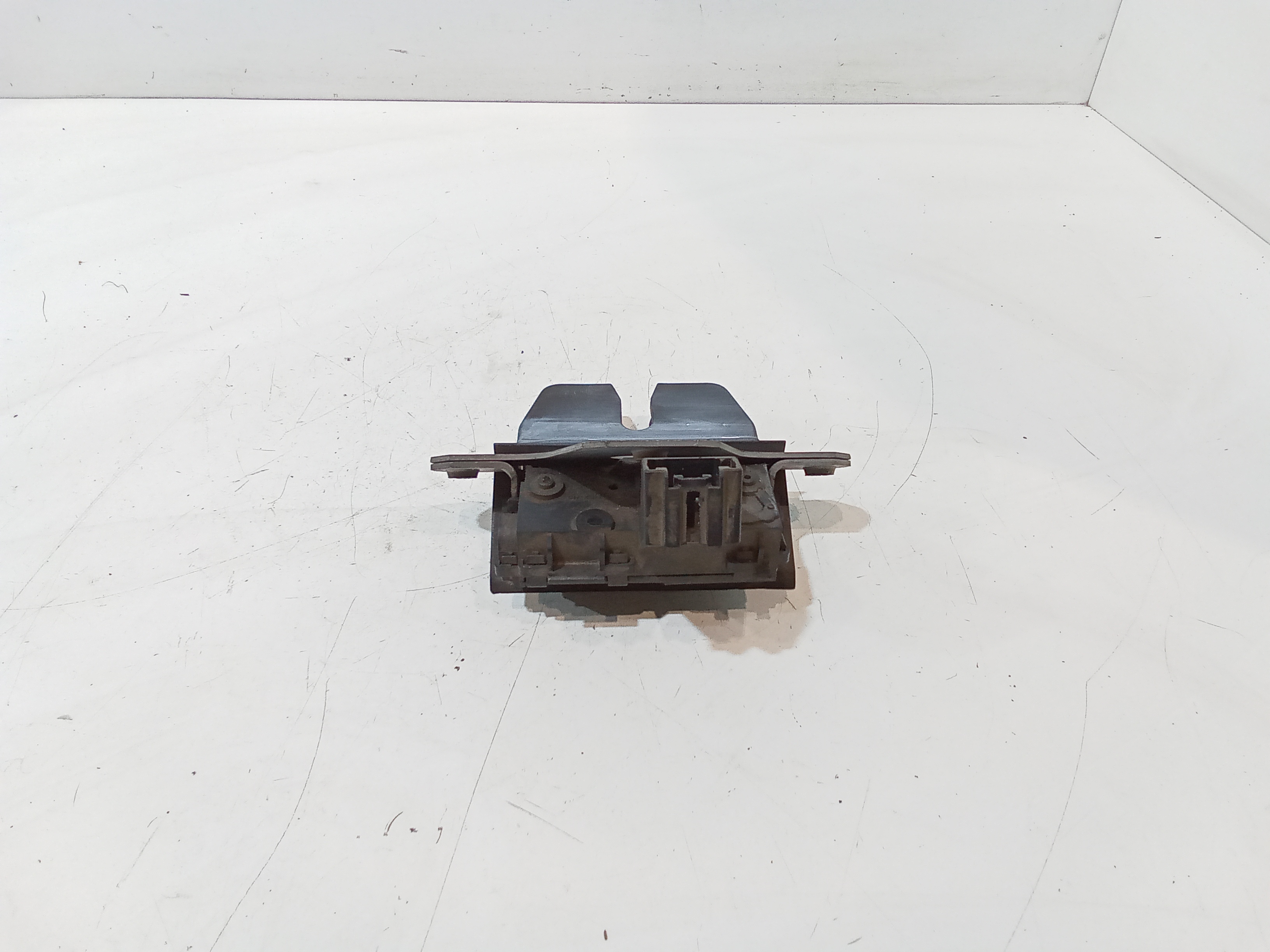 Serratura Cofano Posteriore per Ford Focus Berlina 3 Serie (2004 - 2008)