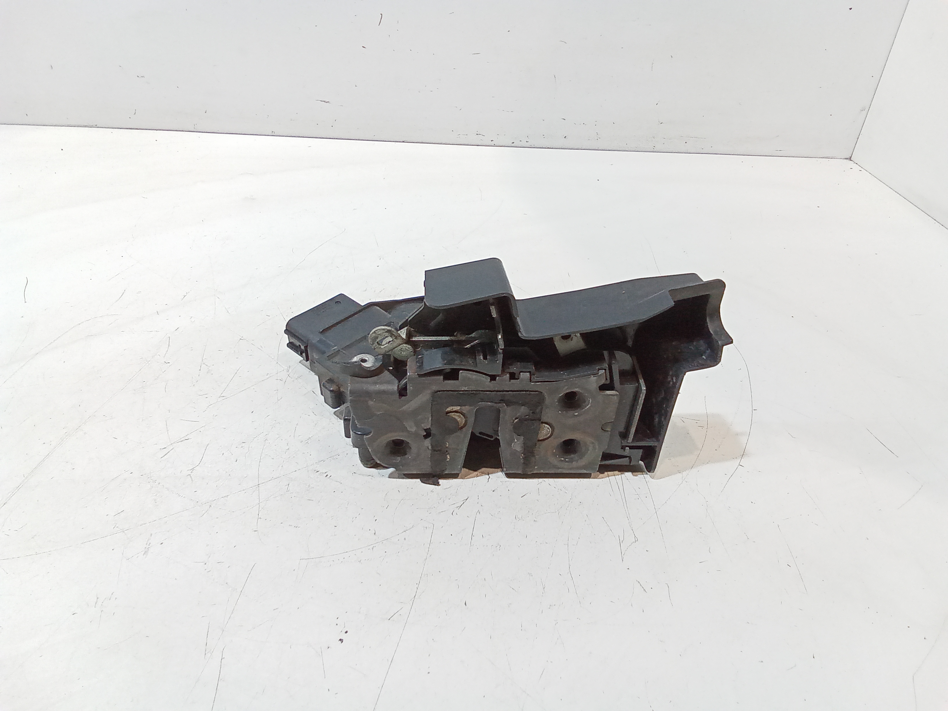 Serratura Anteriore Sinistra per Ford Focus Berlina 3 Serie (2004 - 2008)