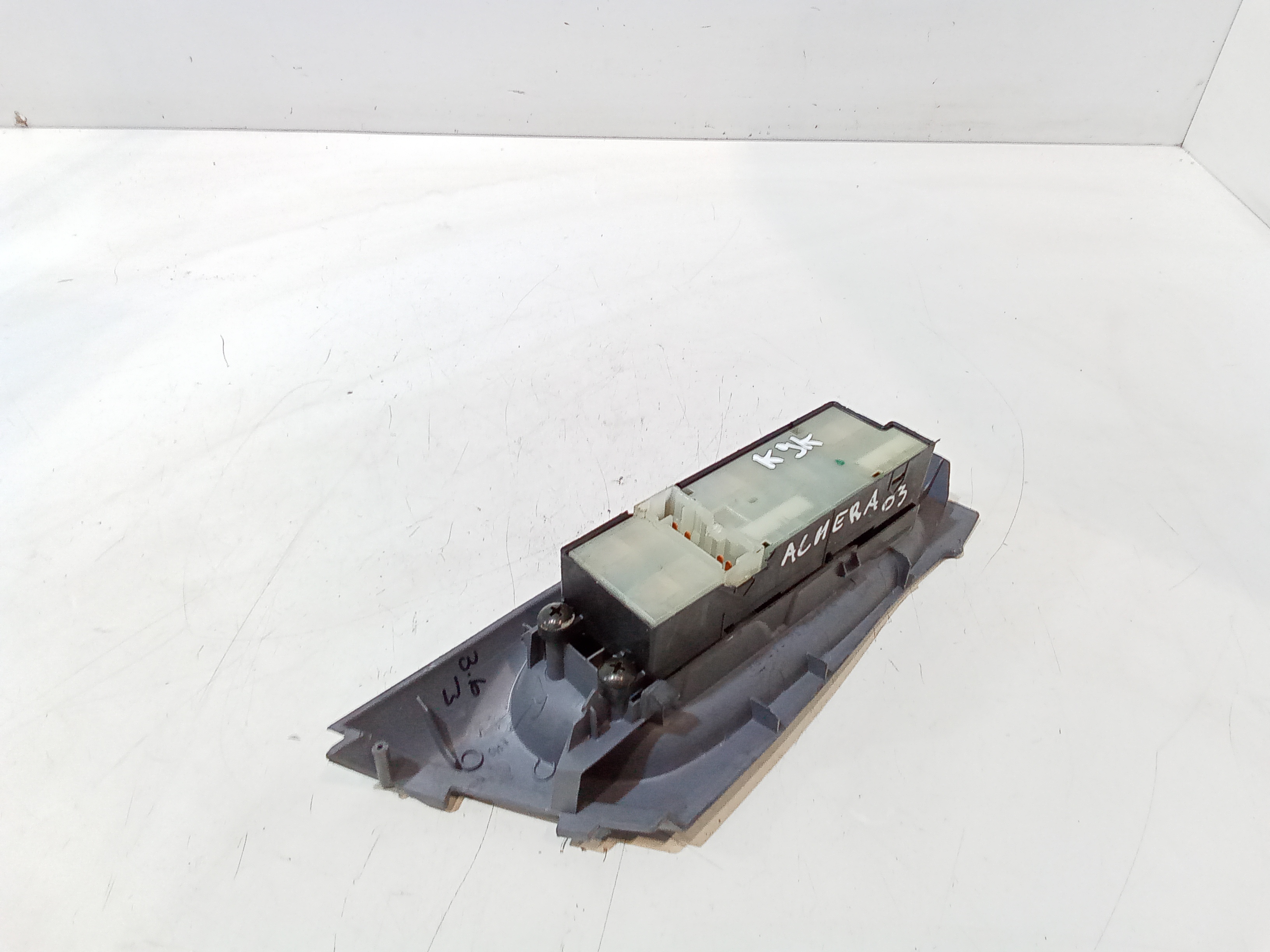 Pulsantiera anteriore sinistra Guida per Nissan Almera 2 Serie (2000 - 2003)