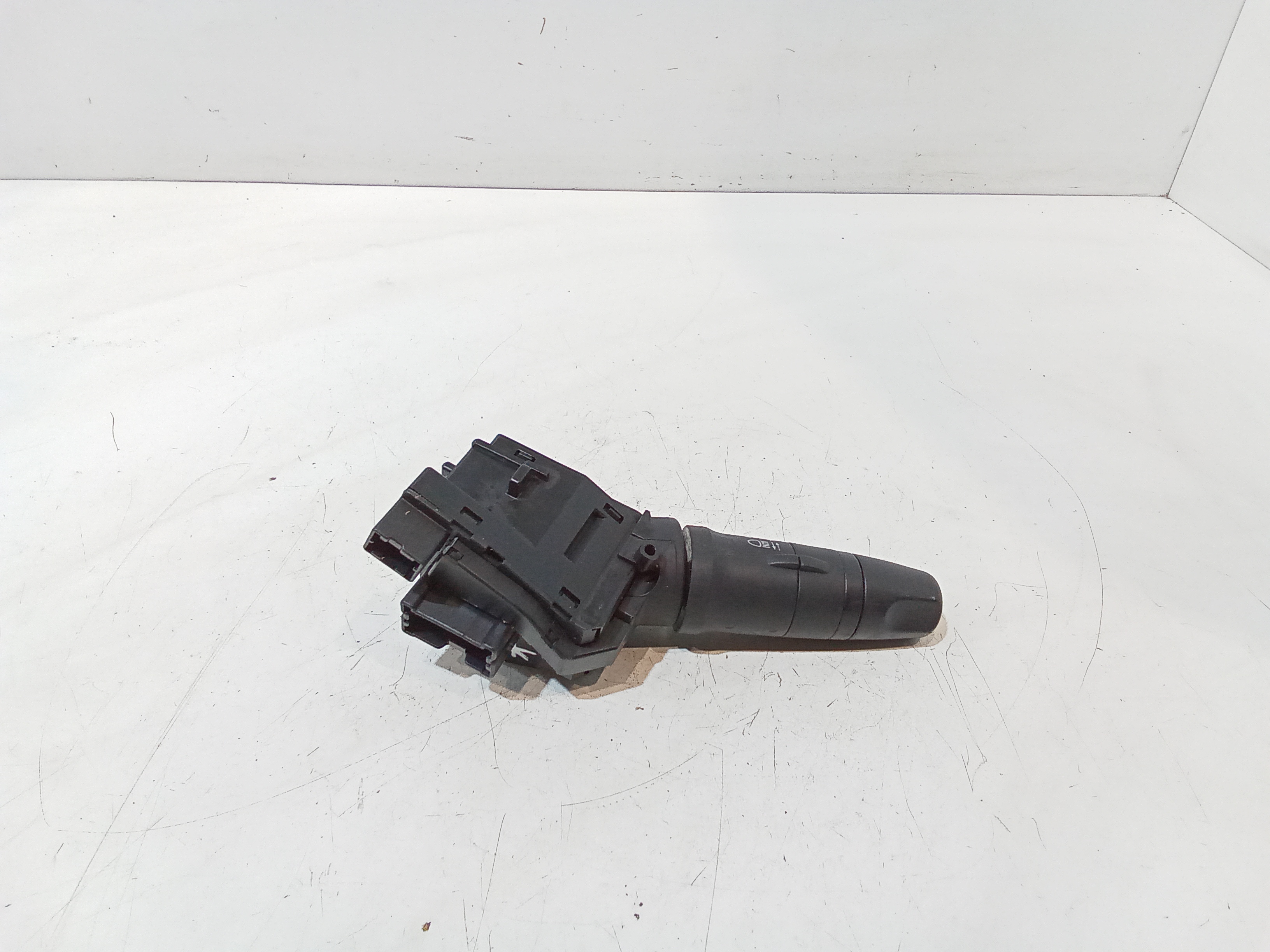 Devioluci sinistro per Nissan Almera 2 Serie (2000 - 2003)