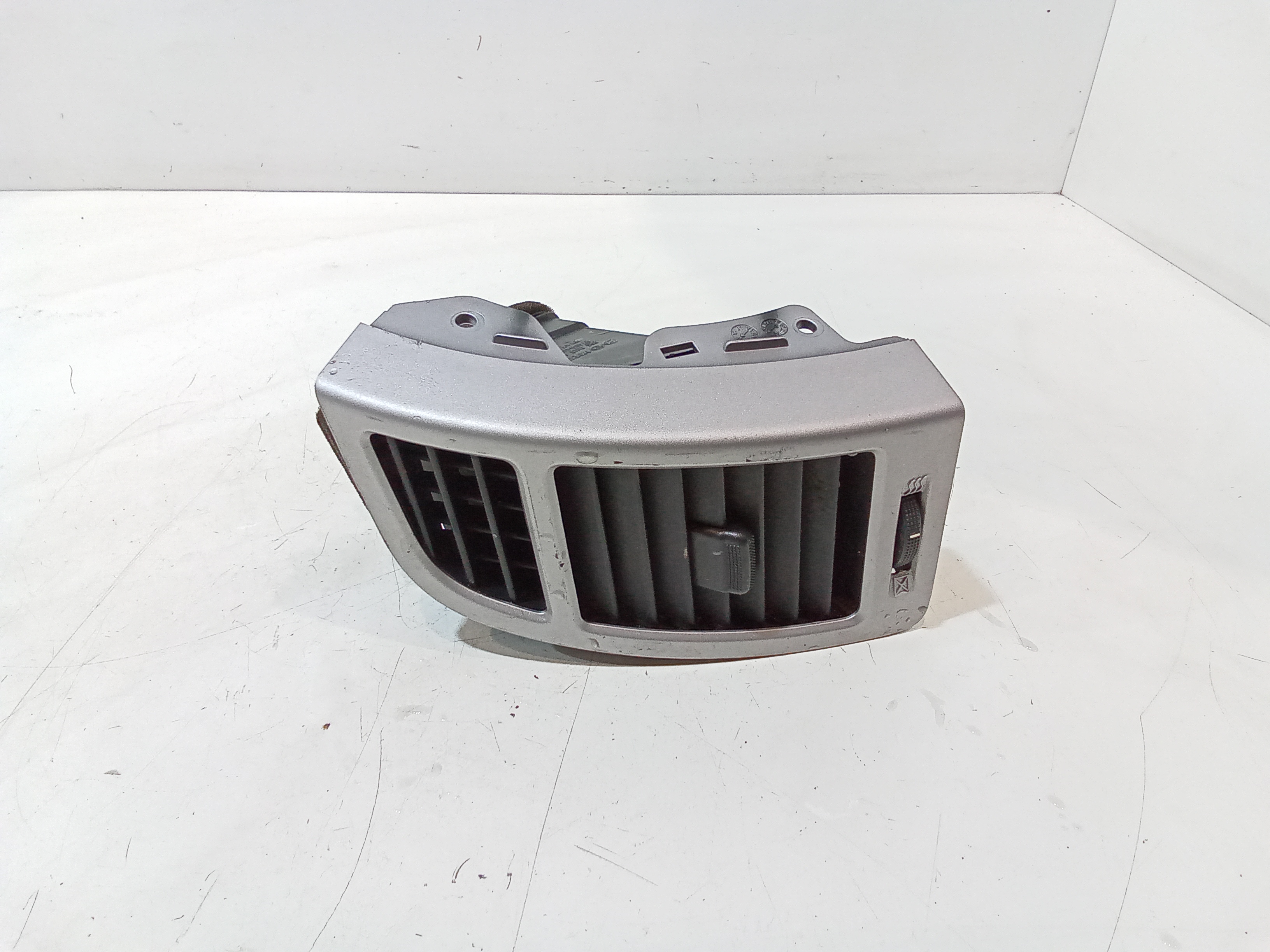 Bocchetta aria cruscotto lato passeggero per Hyundai I20 1 Serie (2008 - 2014)