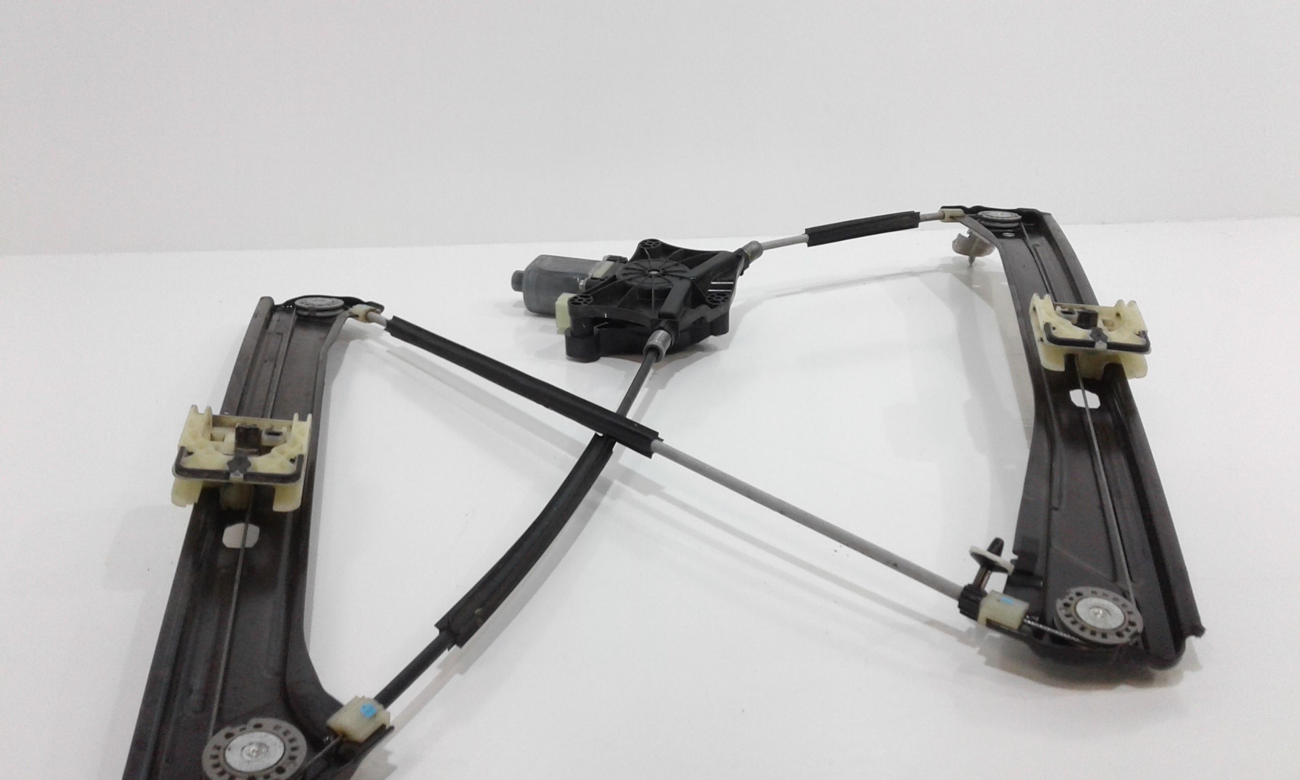 Cremagliera anteriore sinistra Guida VOLKSWAGEN Tiguan Serie