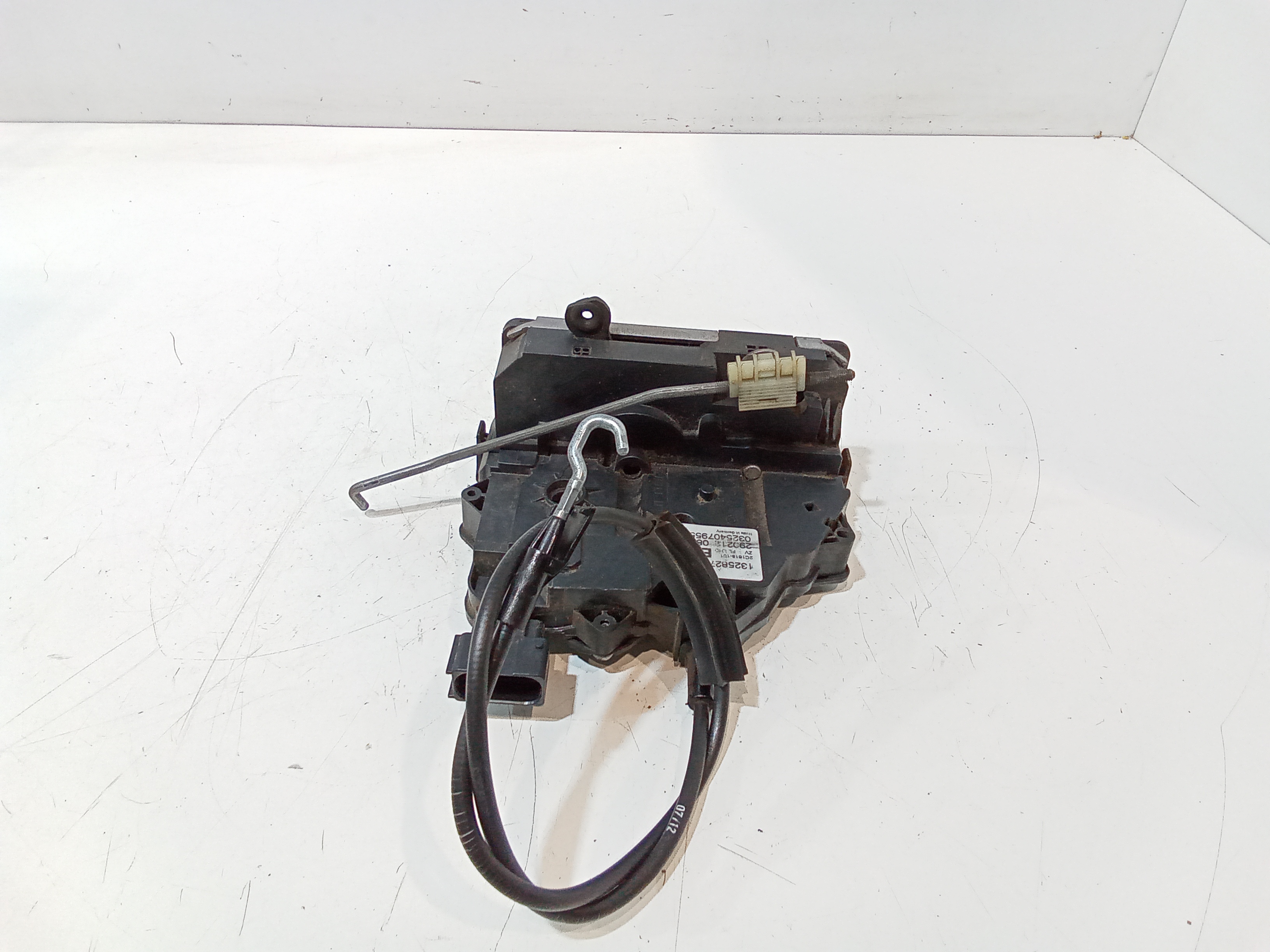 Serratura Anteriore Sinistra per Opel Corsa D 5p 2 Serie (2011 - In produzione)