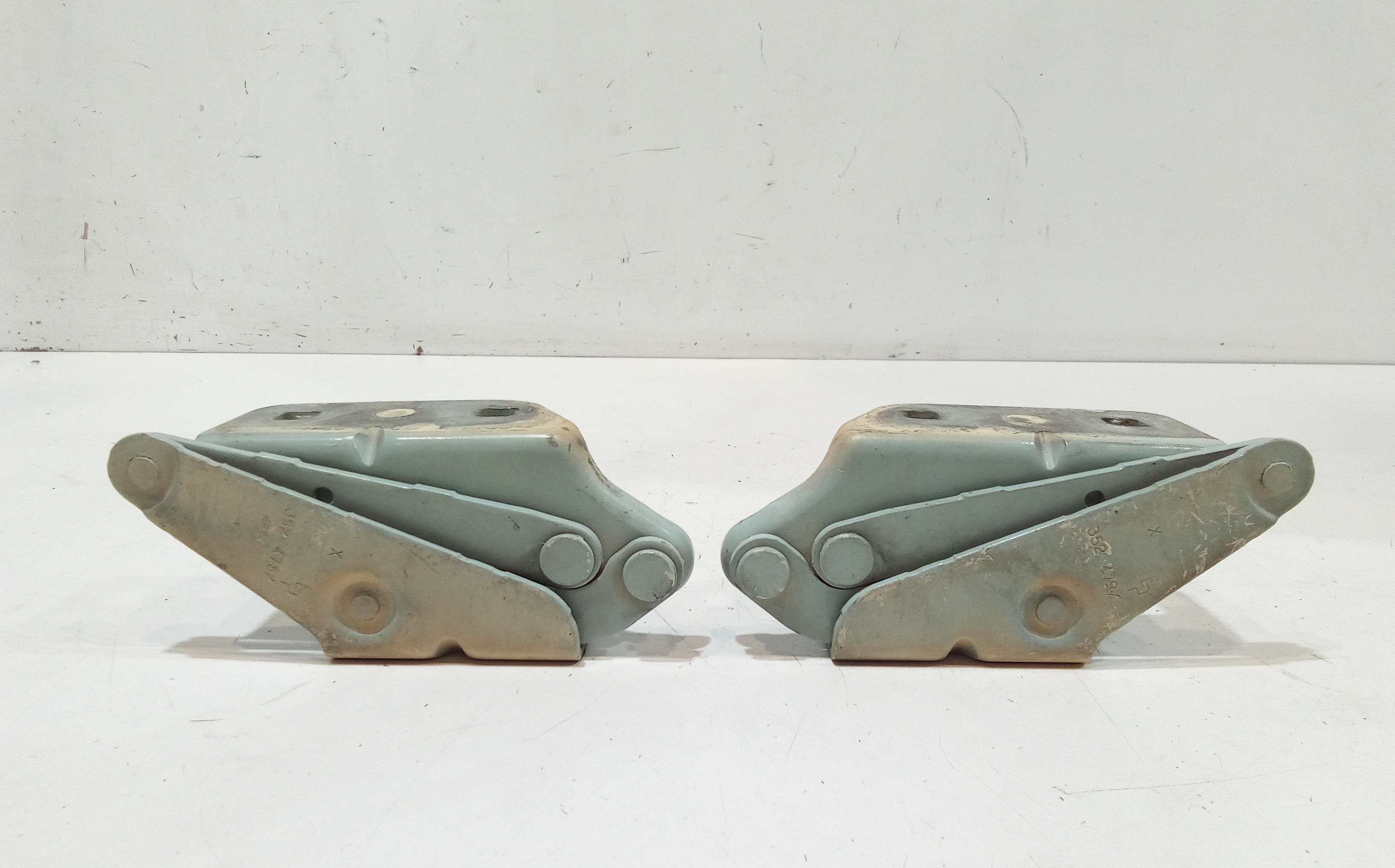 Cerniere cofano anteriore dx e sx per Iveco Daily 3 Serie (1999 - 2006)