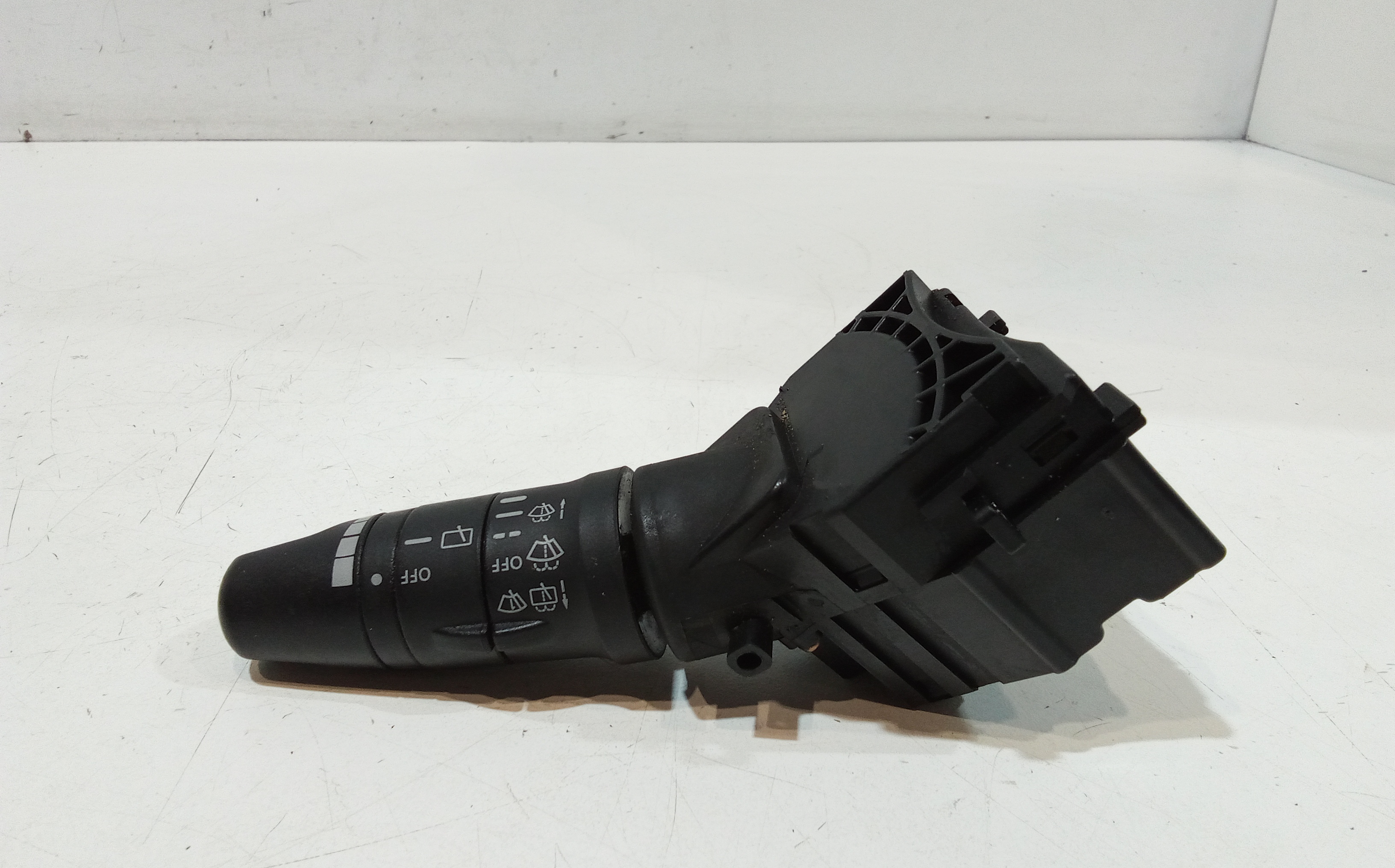 Devioluci destro per Nissan Almera 3 Serie (2003 - 2006)