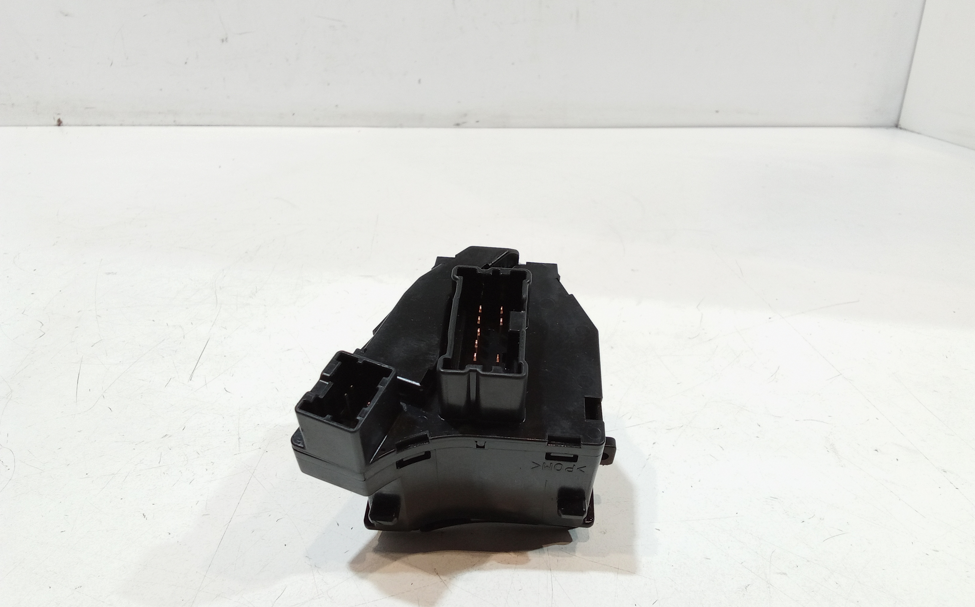 Devioluci sinistro per Nissan Almera 3 Serie (2003 - 2006)