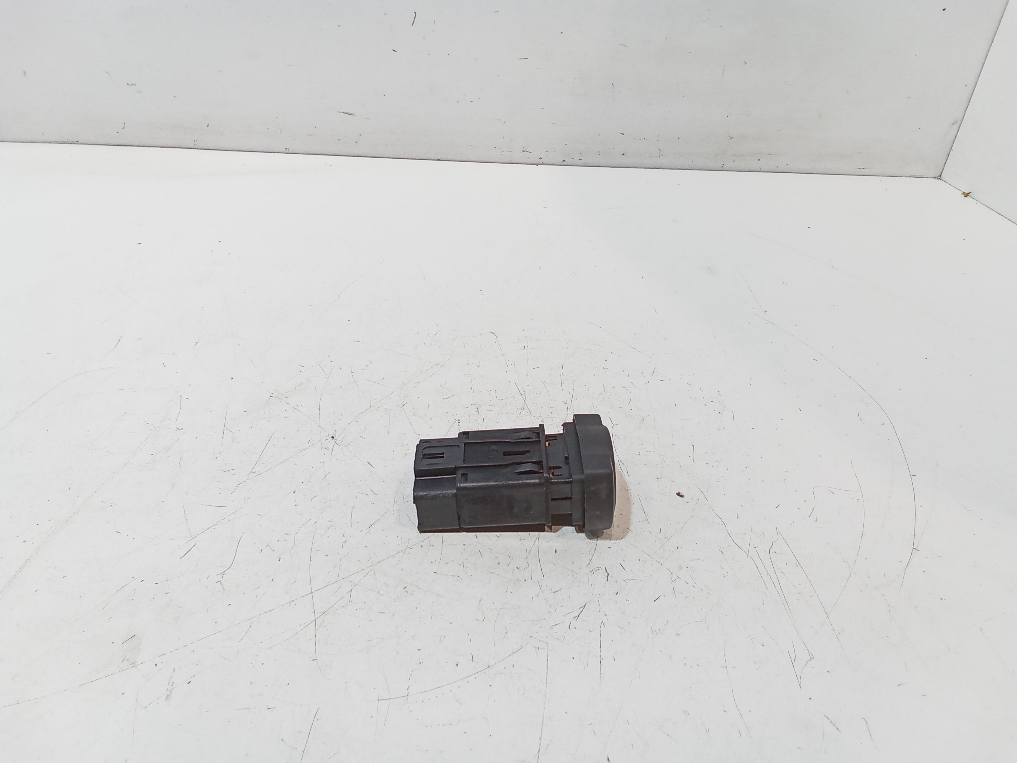 Pulsante luci di emergenza per Dacia Sandero 1 Serie (2008 - 2012)