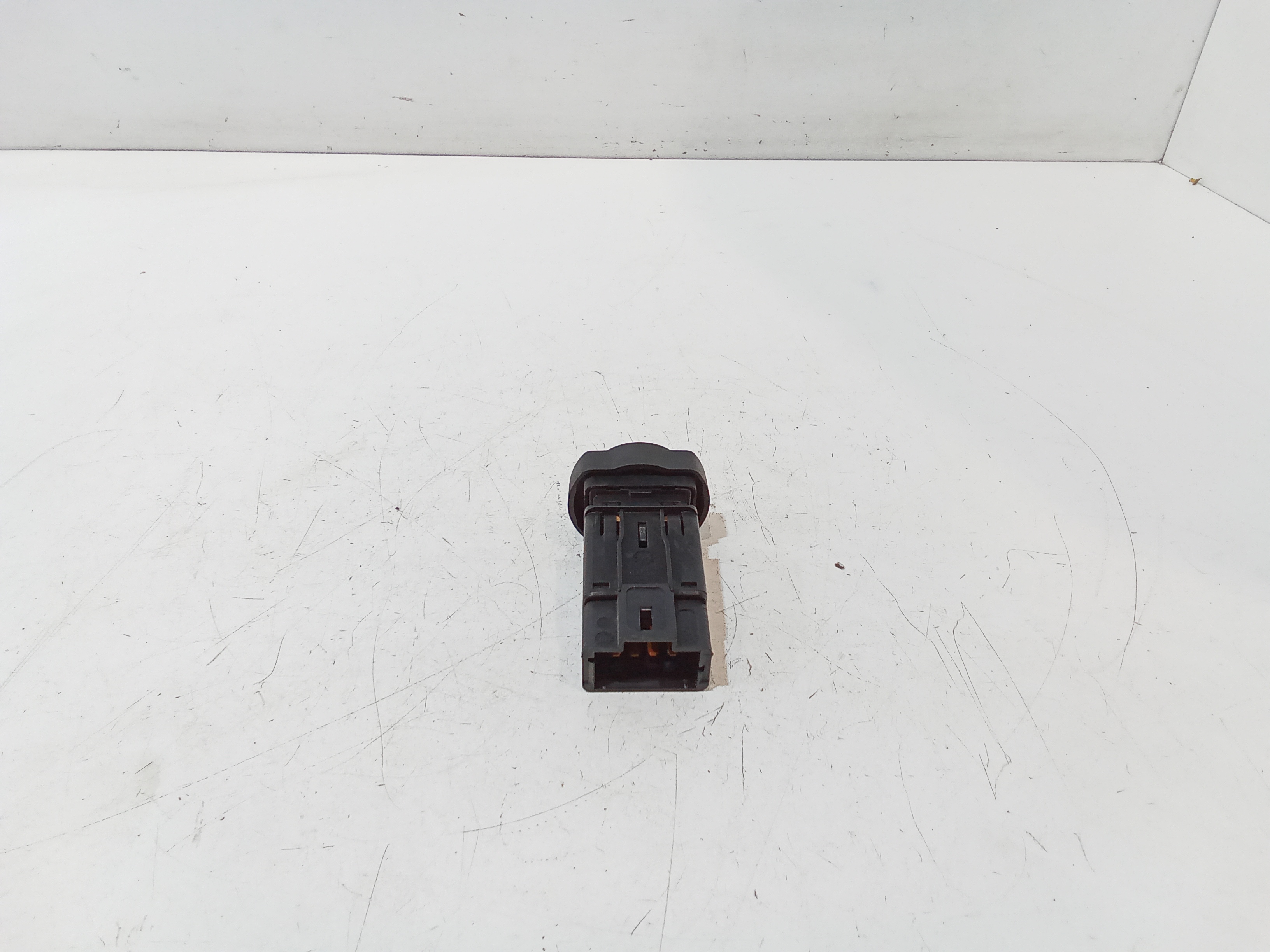 Pulsante luci di emergenza per Dacia Sandero 1 Serie (2008 - 2012)