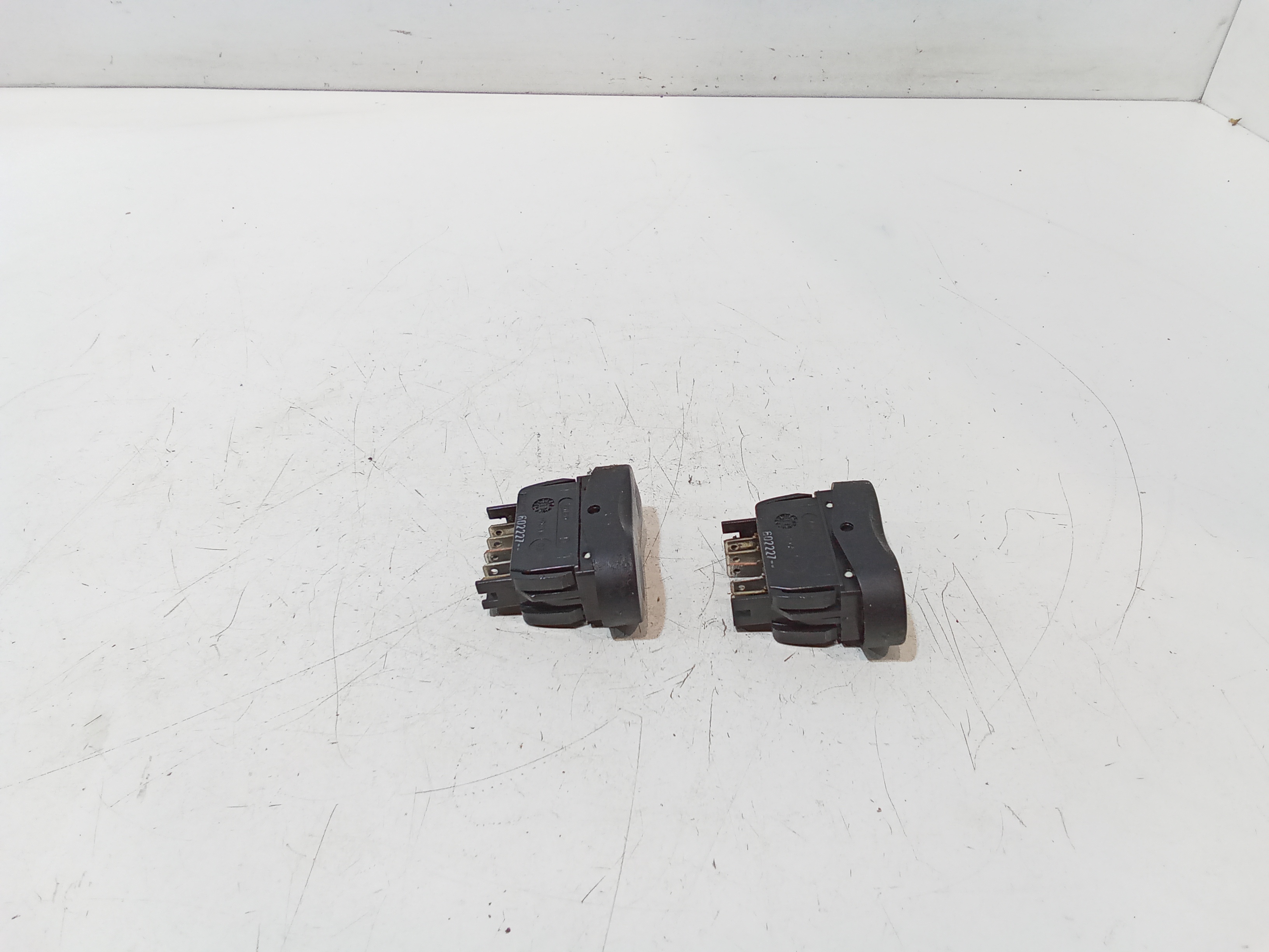 Pulsantiera alzavetri centrale per Dacia Sandero 1 Serie (2008 - 2012)