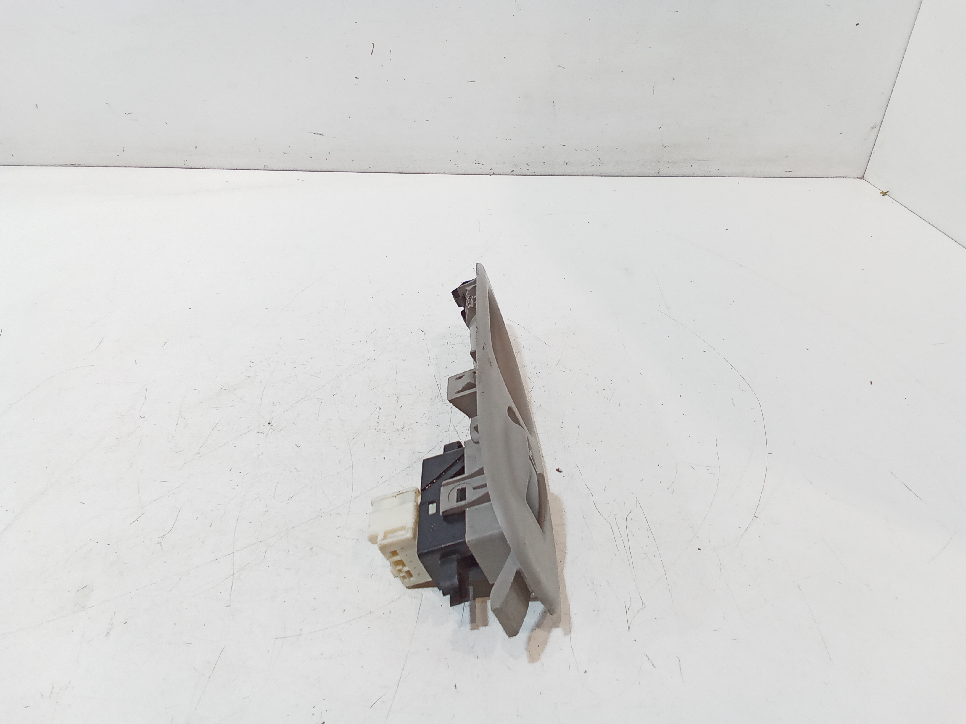 Pulsantiera Anteriore Destra Passeggero per Nissan Almera Tino (2000 - In produzione)