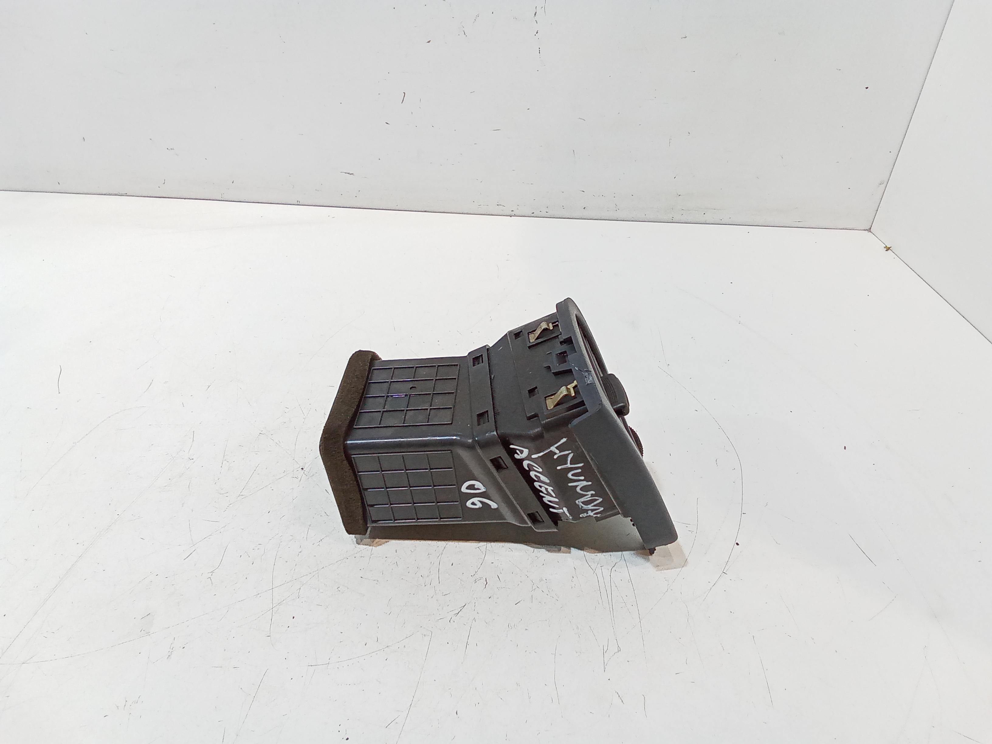 Bocchetta aria cruscotto lato guida per Hyundai Accent 3 Serie (2000 - 2006)