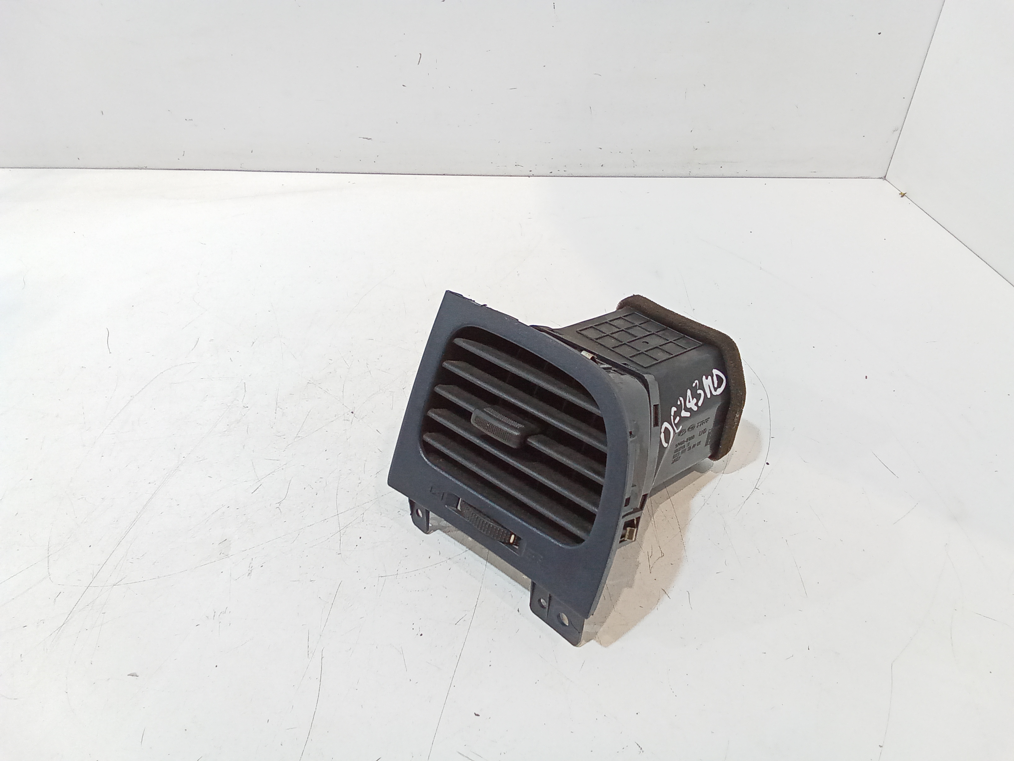 Bocchetta aria cruscotto lato guida per Hyundai Accent 3 Serie (2000 - 2006)