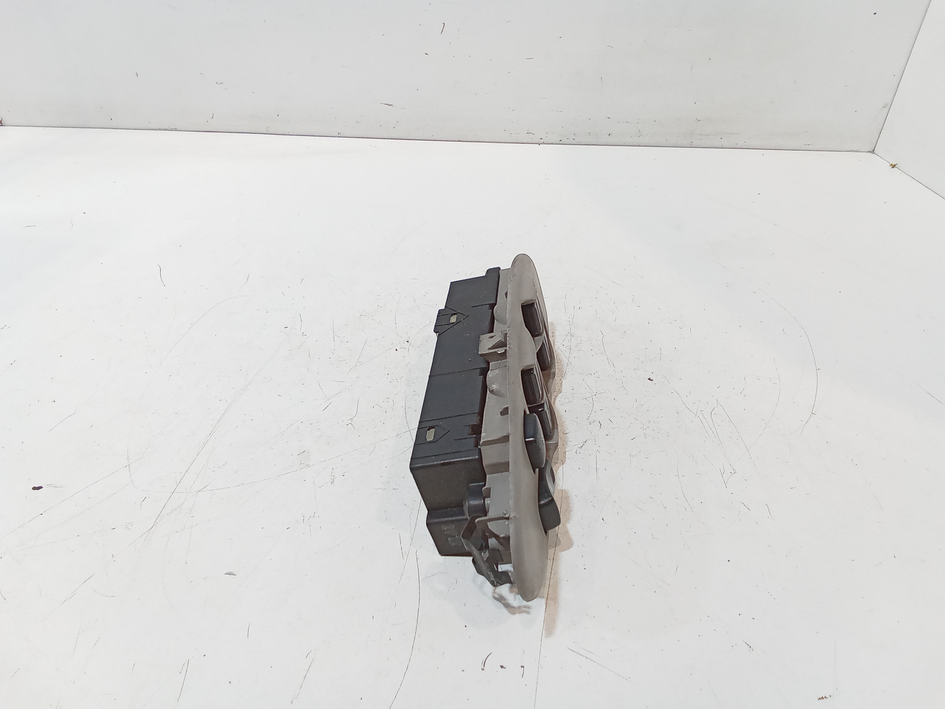 Pulsantiera anteriore sinistra Guida per Nissan Almera Tino (2000 - In produzione)