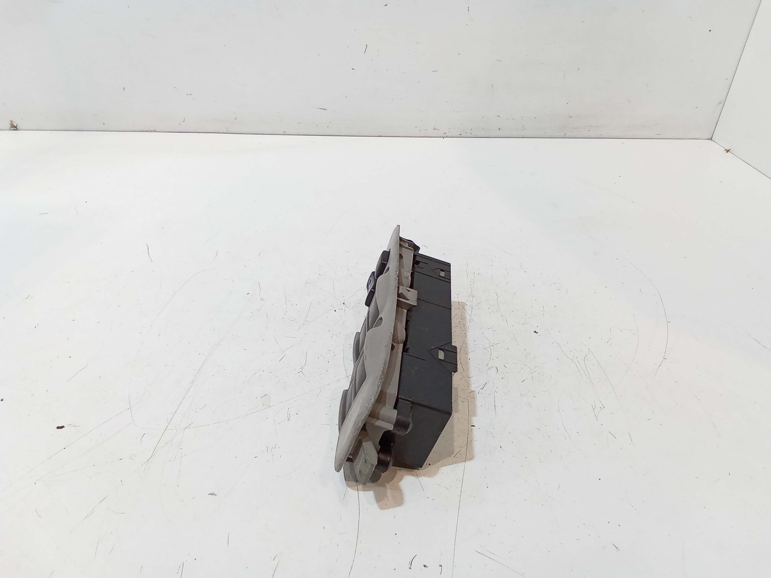 Pulsantiera anteriore sinistra Guida per Nissan Almera Tino (2000 - In produzione)