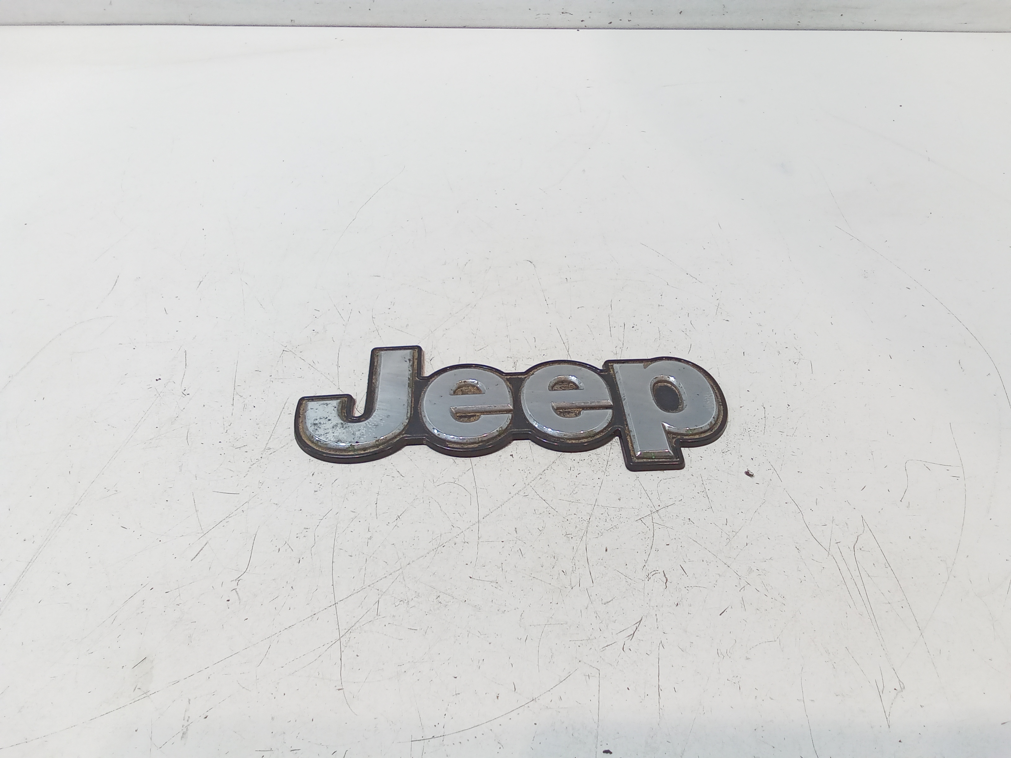 Stemma fregio logo per Jeep Renegade Serie (14>) (2014 - In produzione)