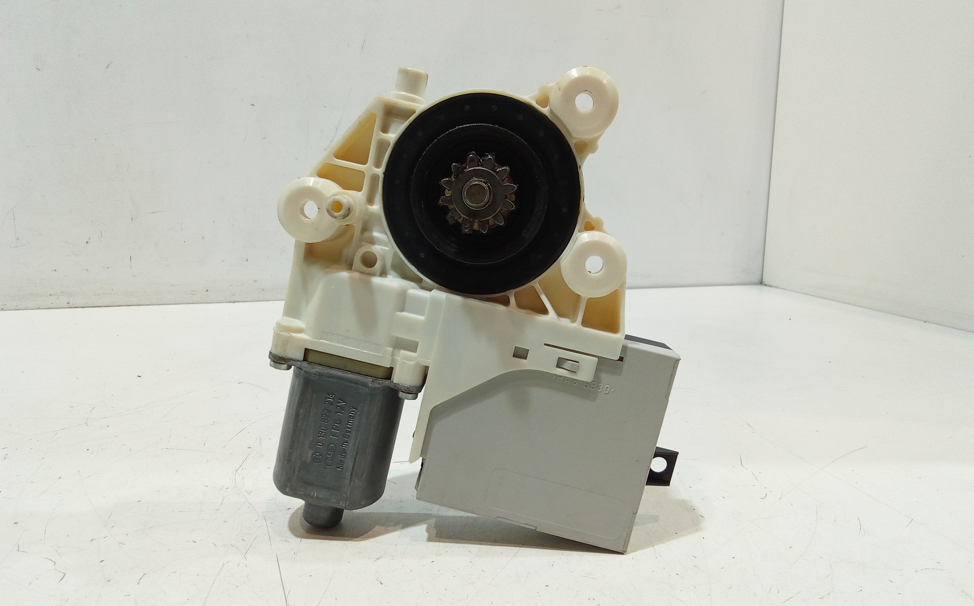 Motorino Alzavetro anteriore destra per Ford Focus Berlina 4 Serie (2008 - 2011)