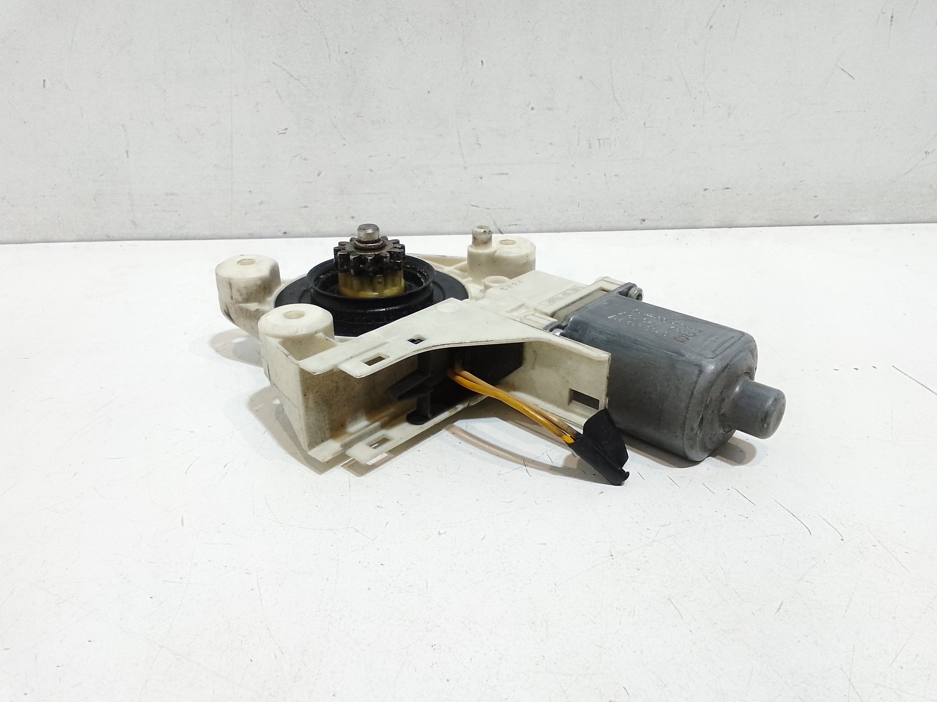 Motorino Alzavetro anteriore Sinistro per Ford Focus Berlina 3 Serie (2004 - 2008)