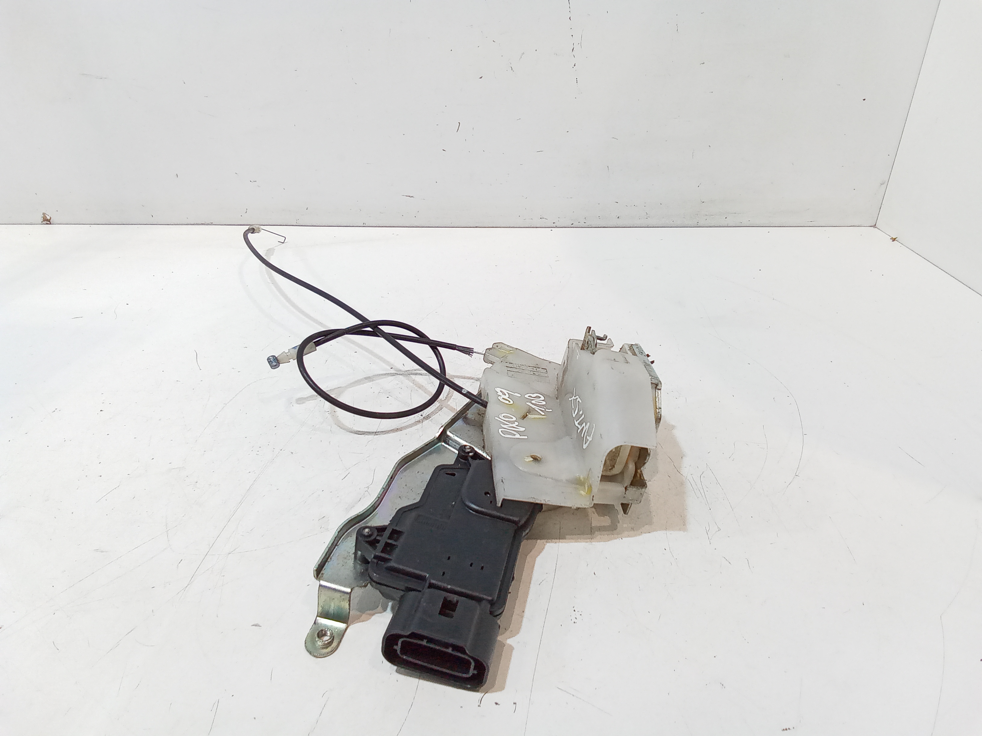 Serratura Anteriore Sinistra per Nissan Pixo 1 Serie (2009 - 2013)