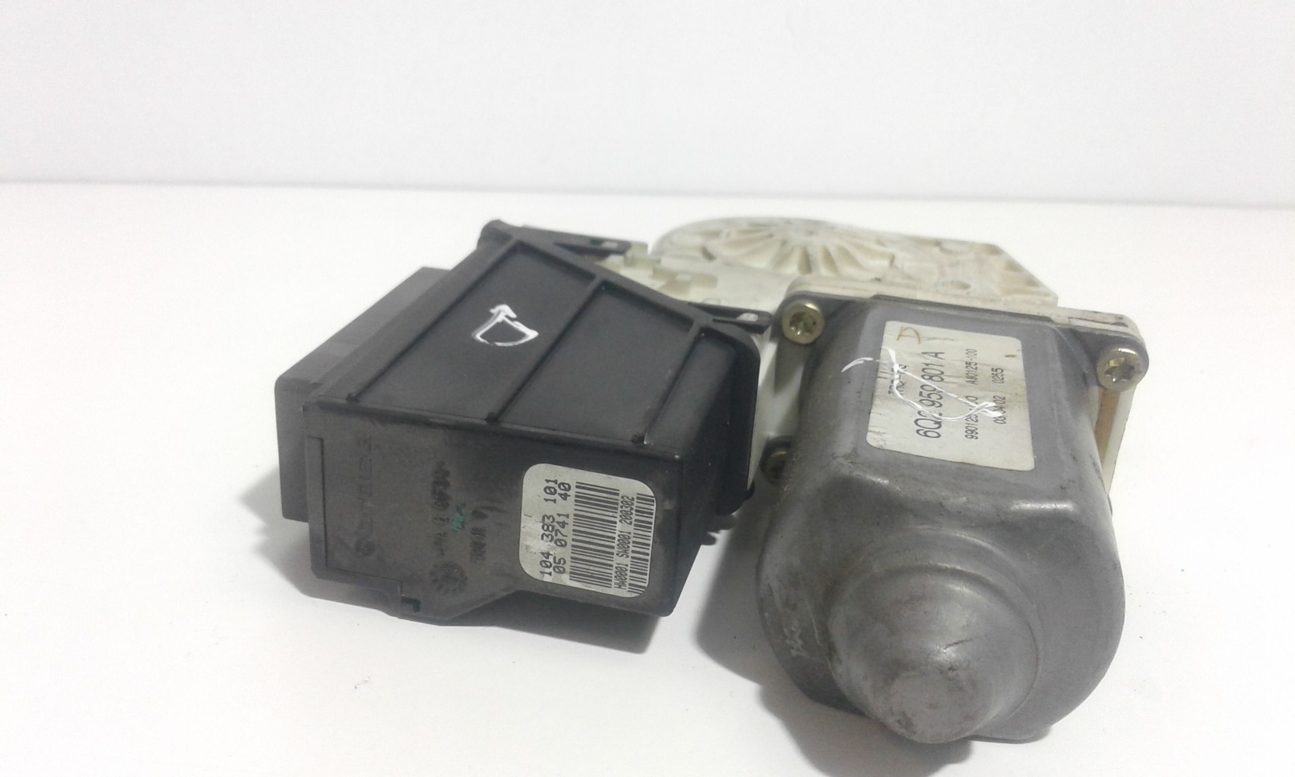 Motorino Alzavetro anteriore destra VOLKSWAGEN Polo 4 Serie