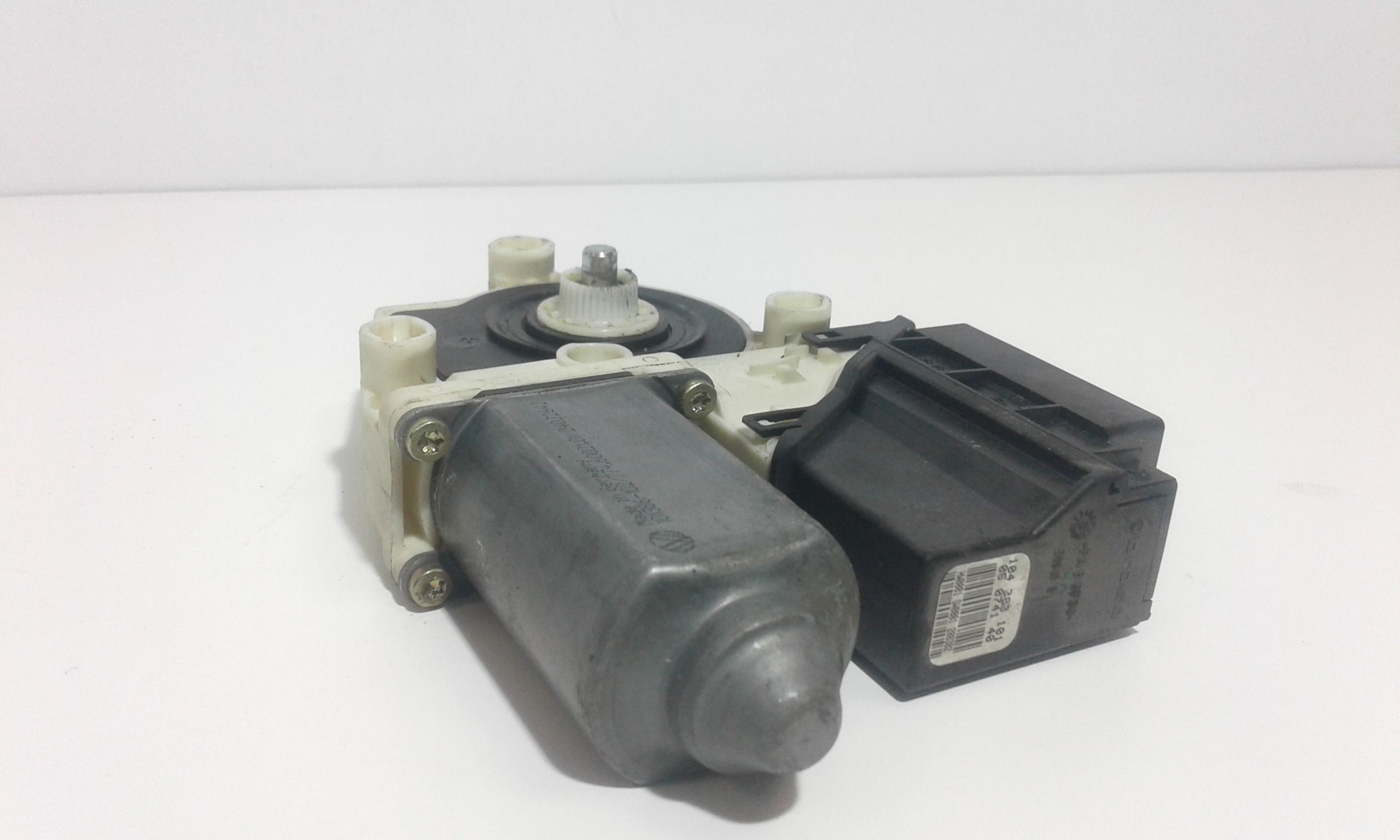 Motorino Alzavetro anteriore destra VOLKSWAGEN Polo 4 Serie