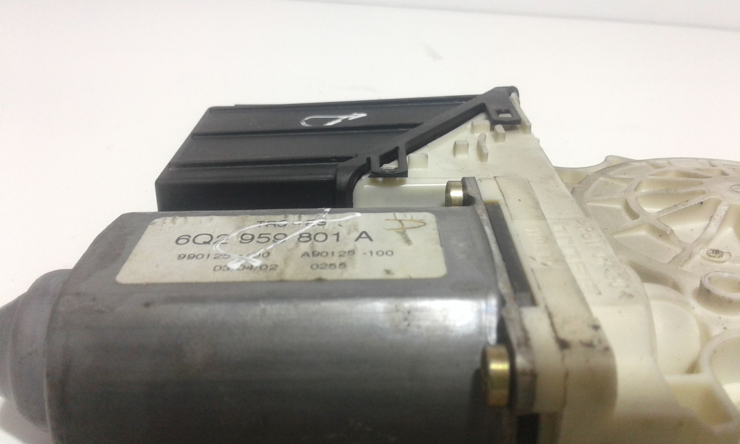 Motorino Alzavetro anteriore destra VOLKSWAGEN Polo 4 Serie