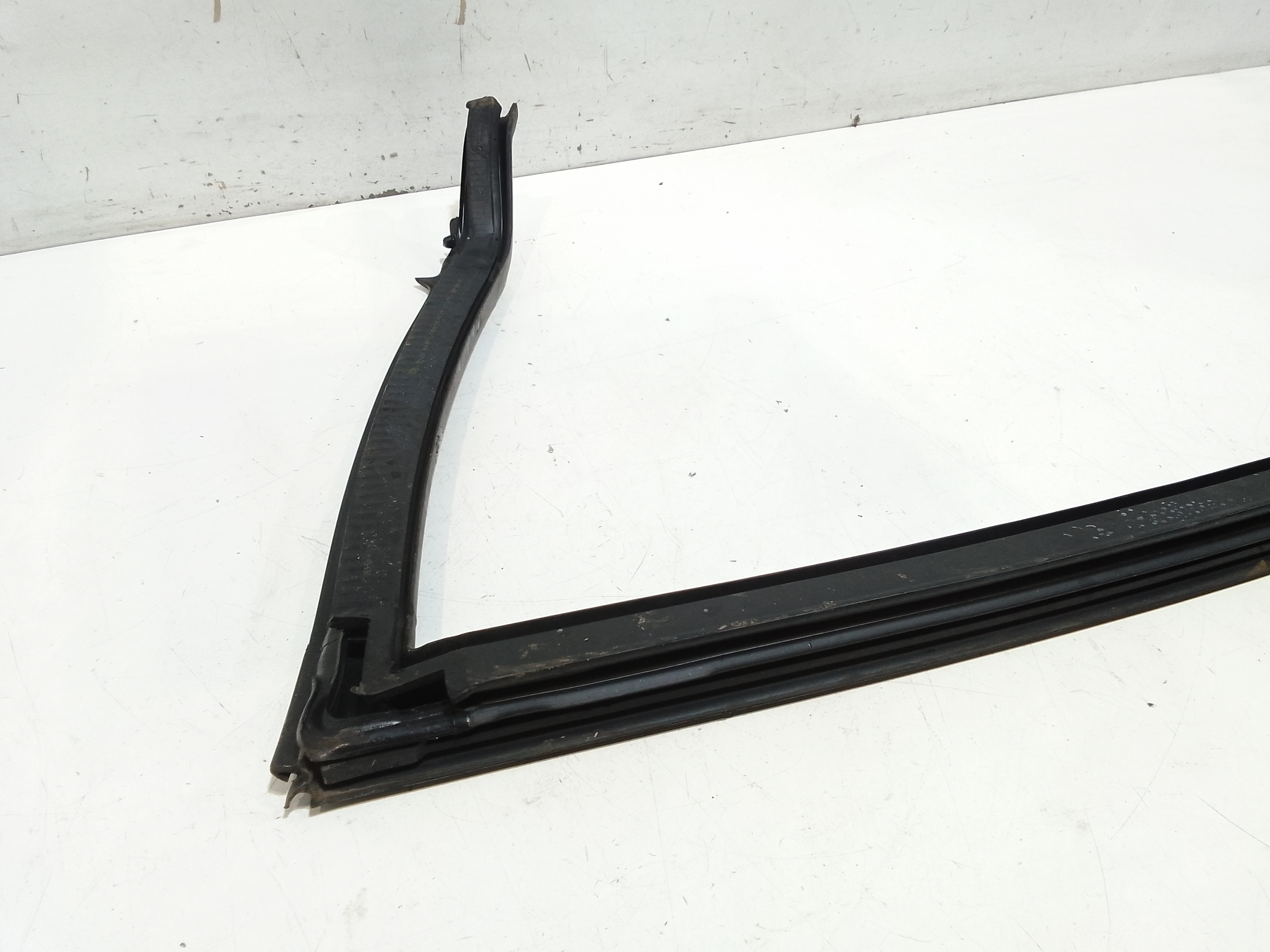 Guarnizioni portiere per Volkswagen Scirocco Serie (137) (08>14) (2008 - 2014)