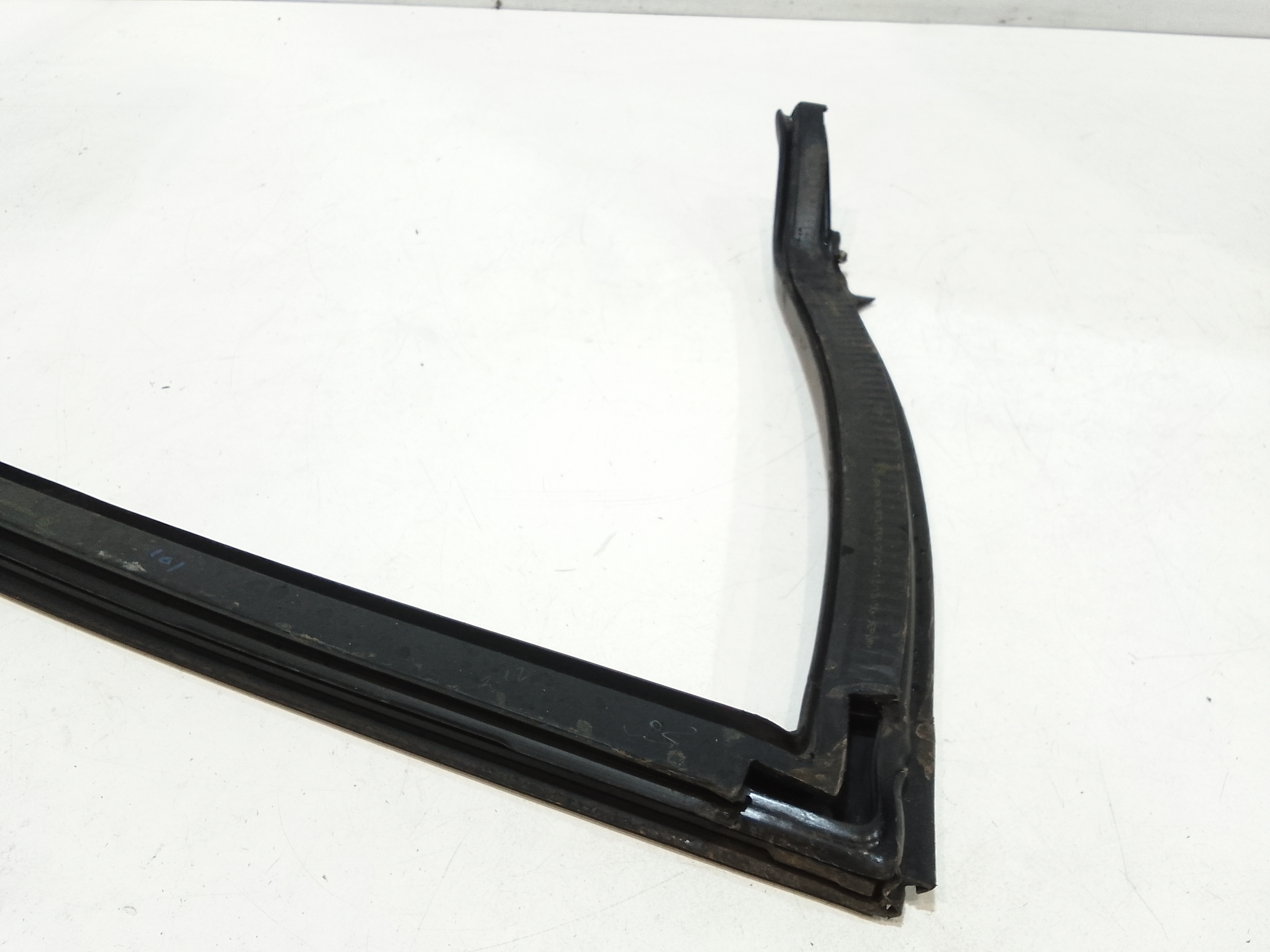 Guarnizioni portiere per Volkswagen Scirocco Serie (137) (08>14) (2008 - 2014)
