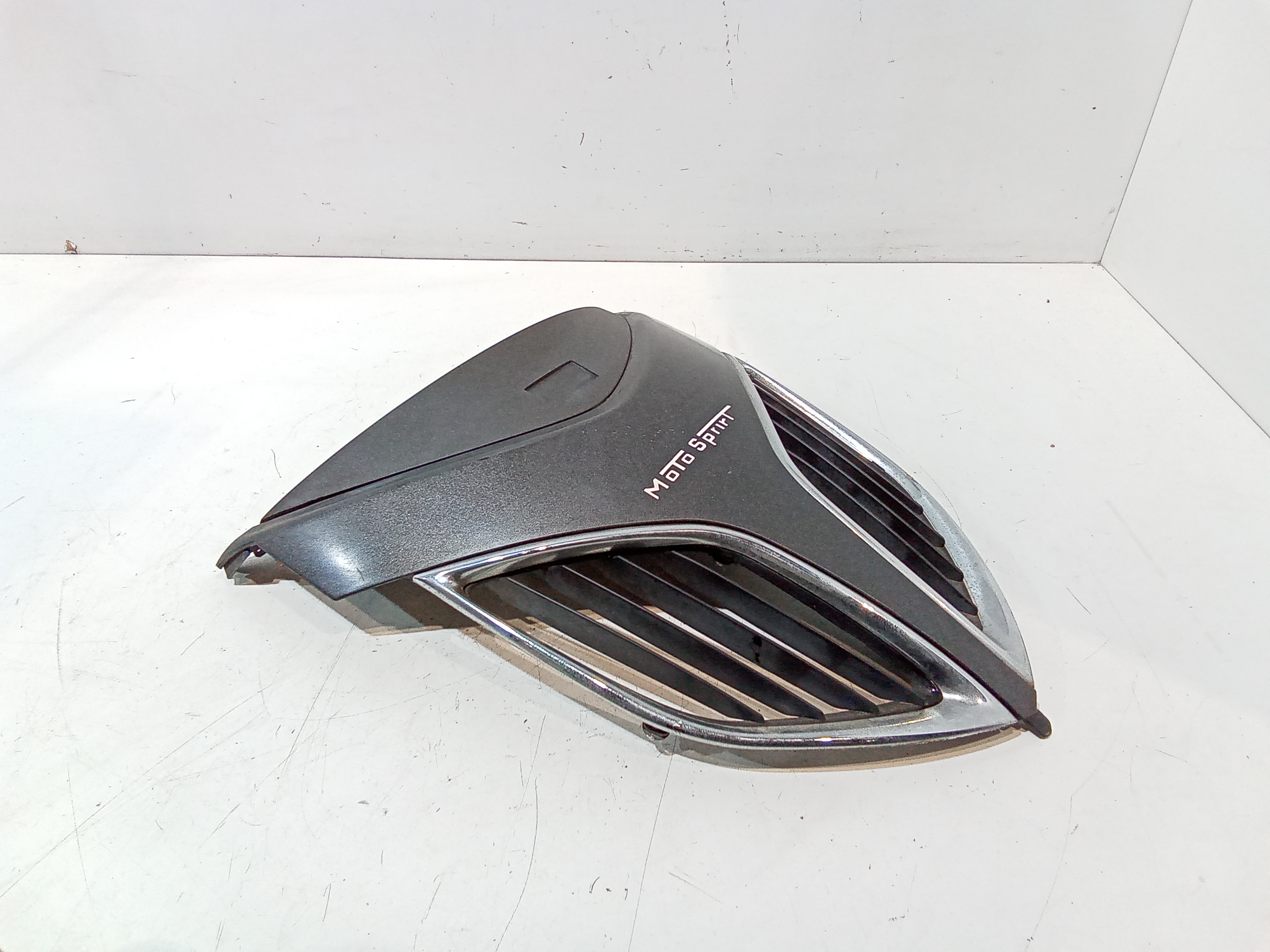 Coperchio scudo anteriore per Aprilia Sport City 200cc  (04>08) (2004 - 2008)