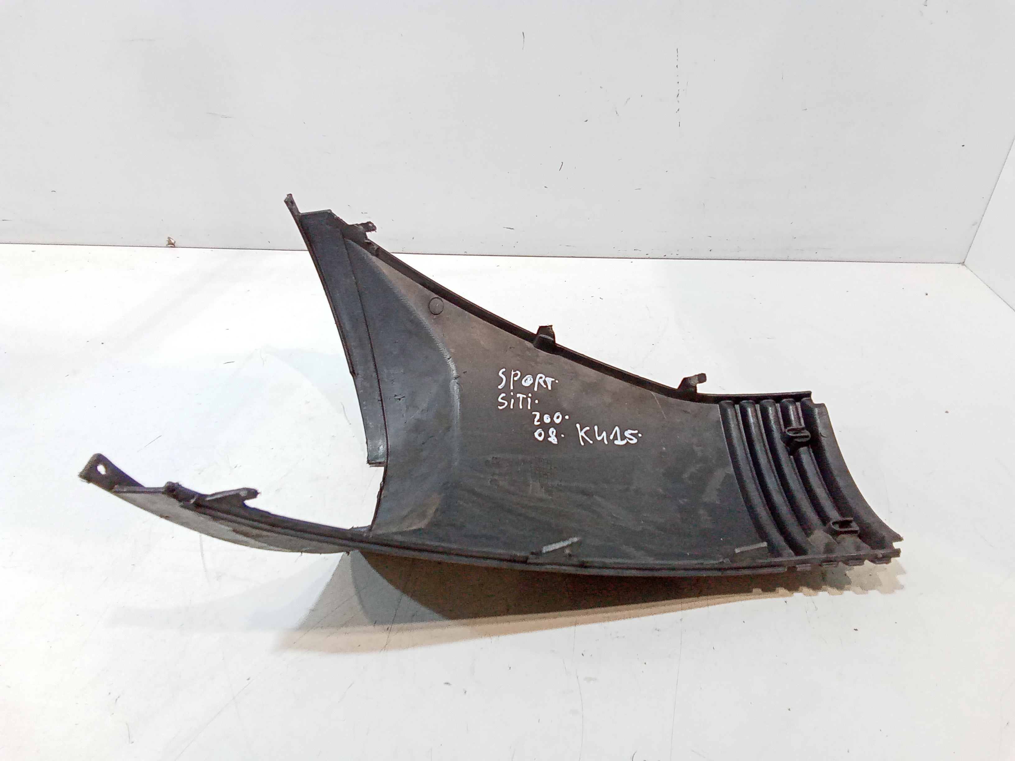 Carena centrale inferiore sella per Aprilia Sport City 200cc  (04>08) (2004 - 2008)