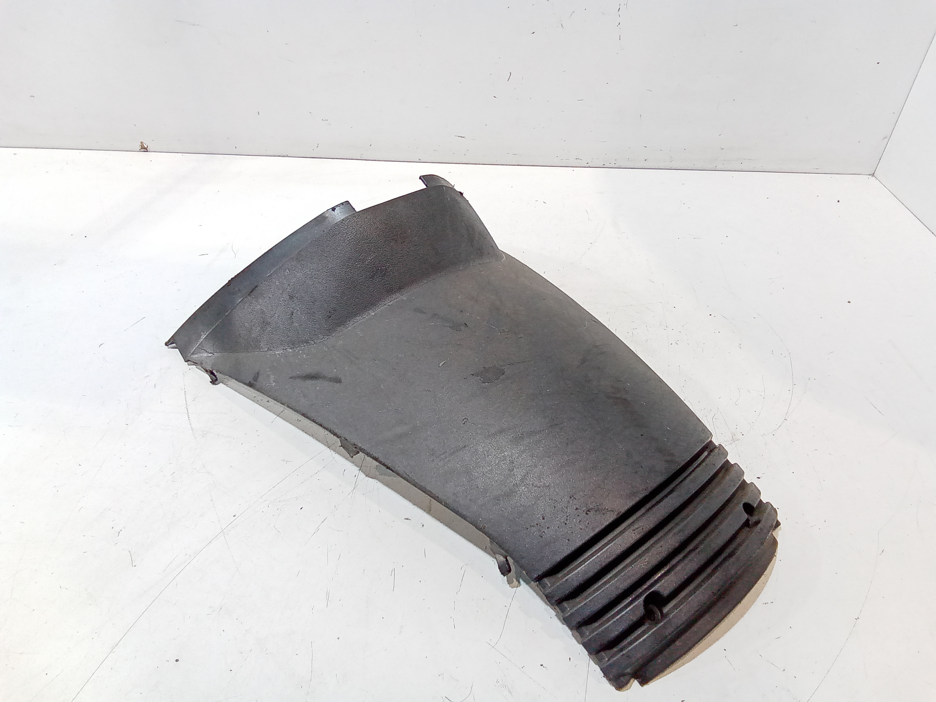 Carena centrale inferiore sella per Aprilia Sport City 200cc  (04>08) (2004 - 2008)