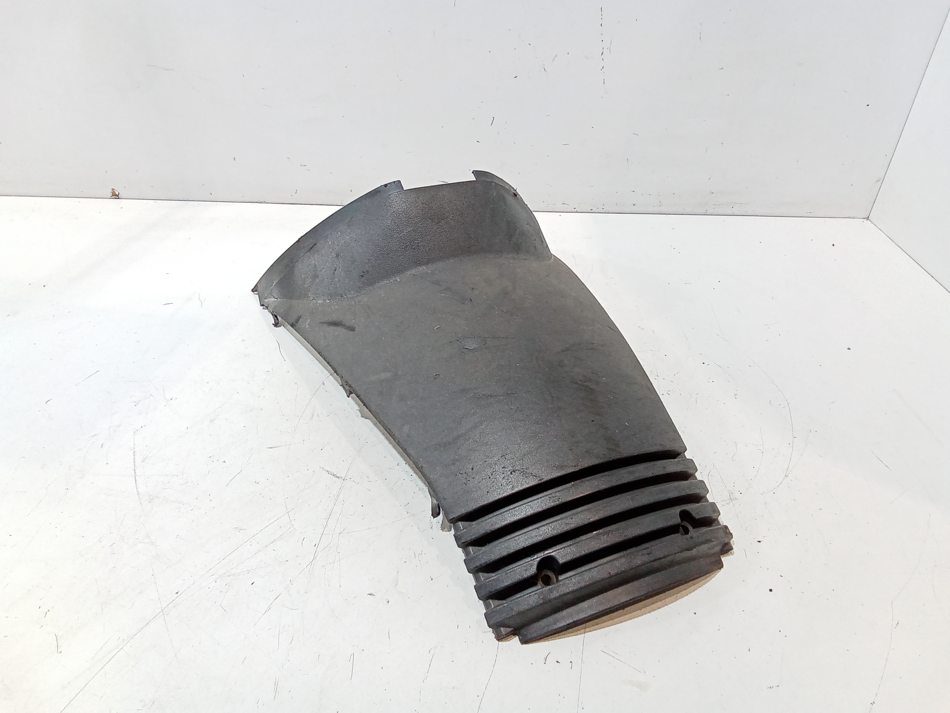 Carena centrale inferiore sella per Aprilia Sport City 200cc  (04>08) (2004 - 2008)