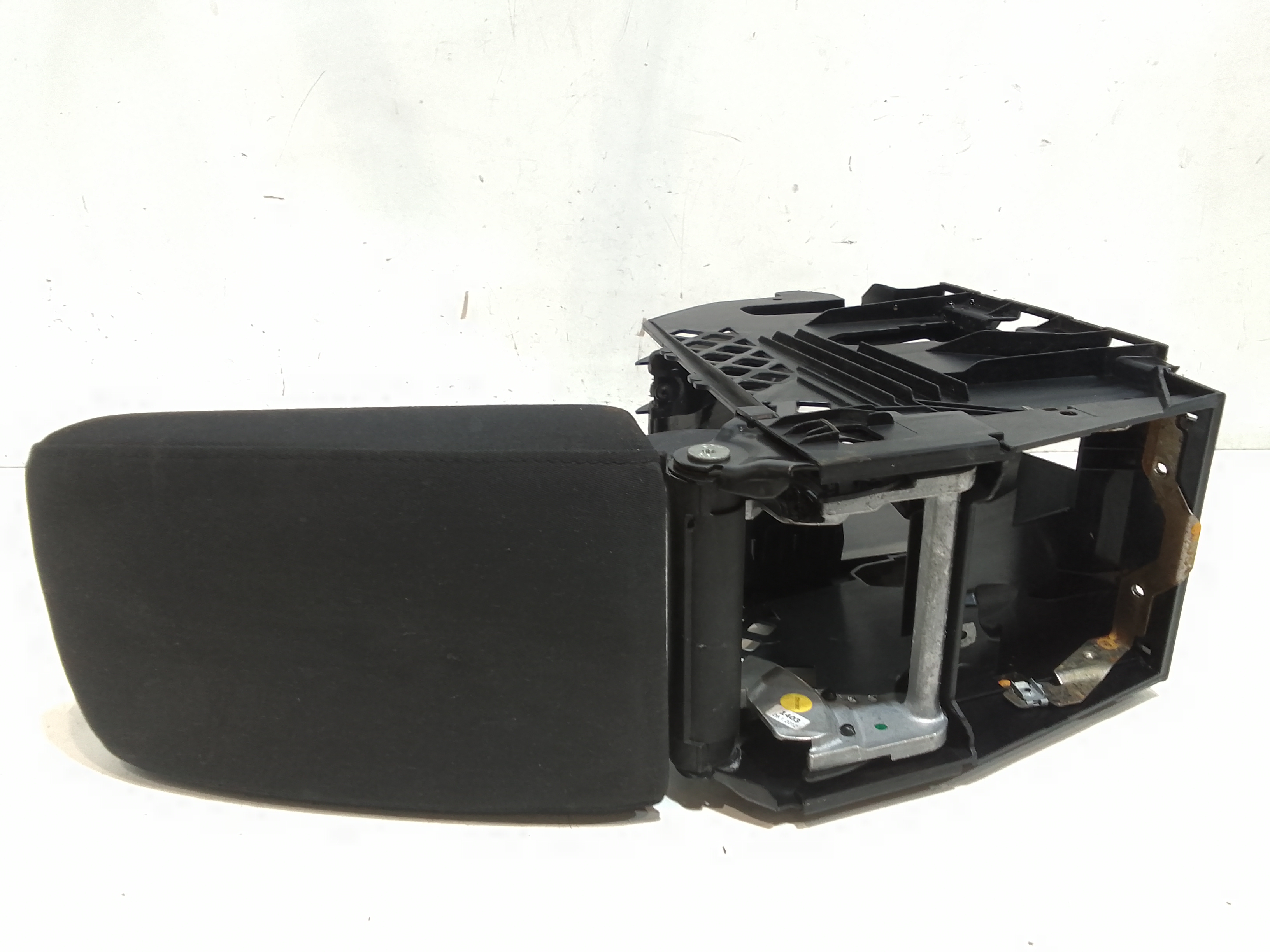 Bracciolo centrale per Volkswagen Scirocco Serie (137) (08>14) (2008 - 2014)