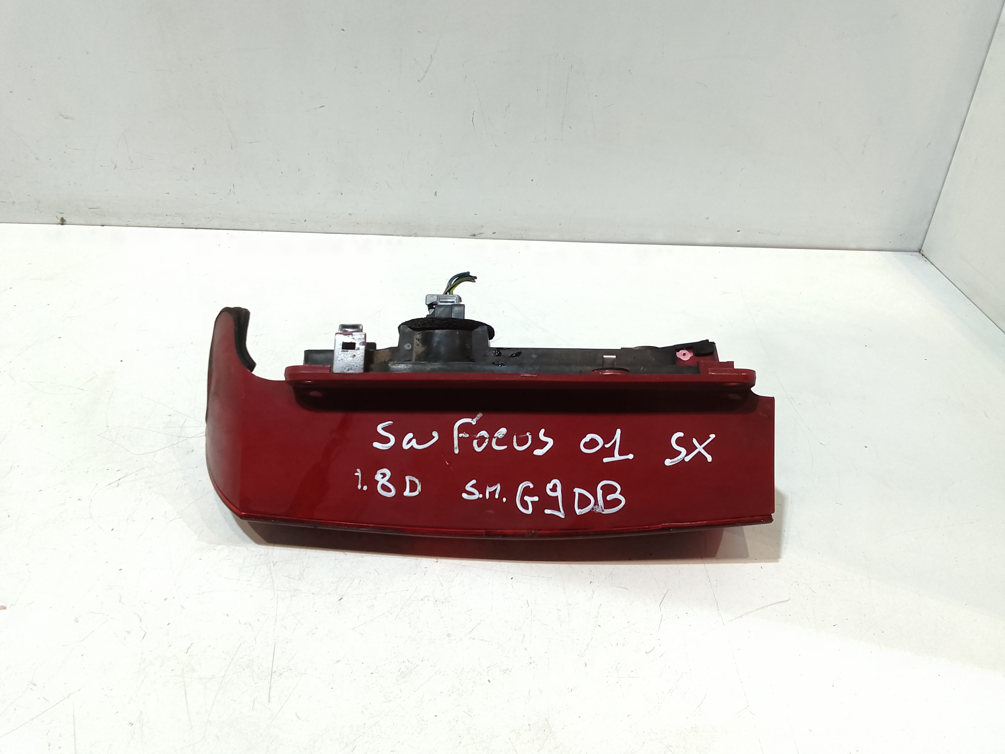 Stop fanale Posteriore sinistro lato Guida per Ford Focus S. Wagon 2 Serie (2001 - 2004)