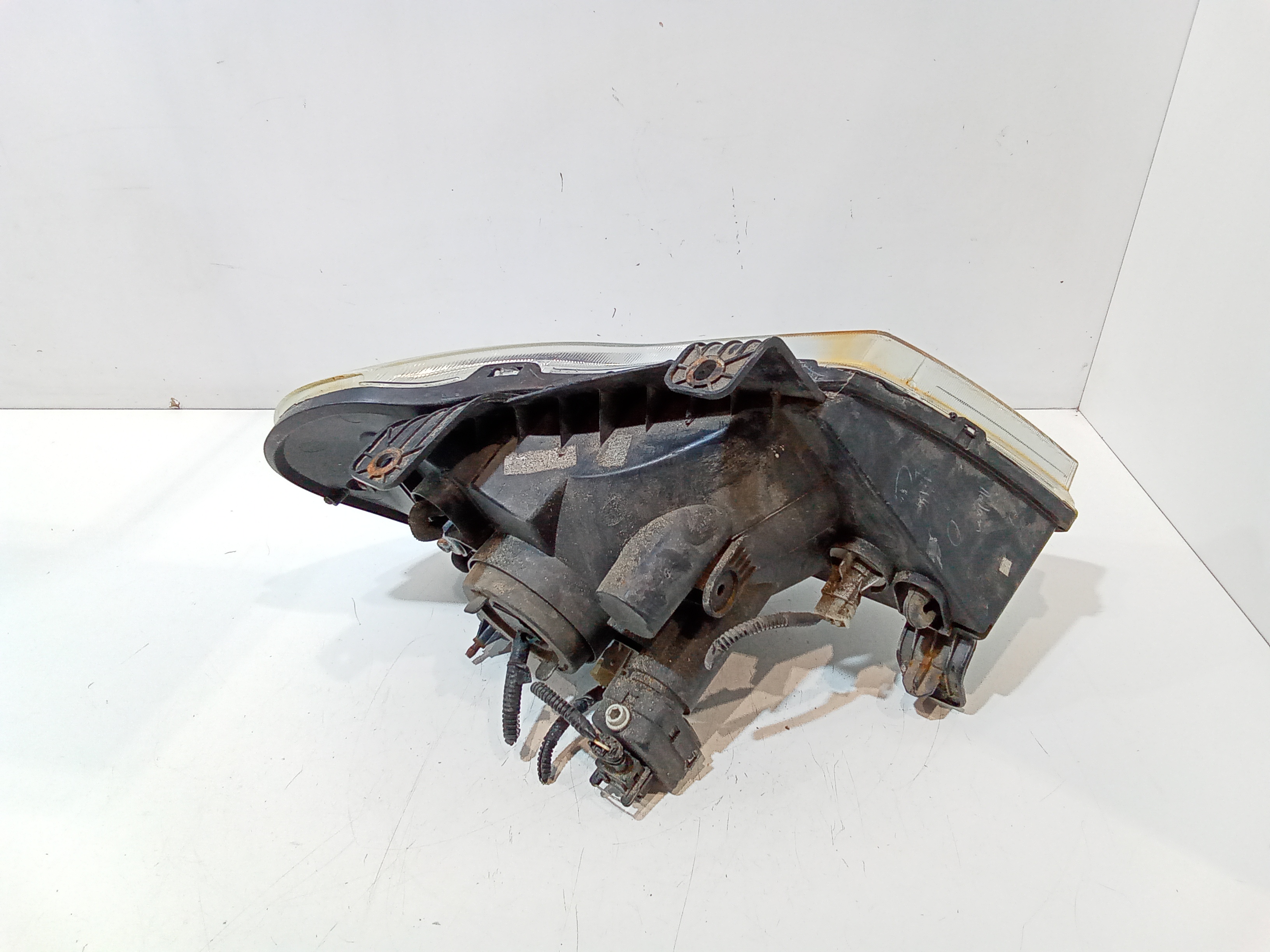 Faro anteriore Sinistro Guida per Mahindra Genio (2015 - 2018)