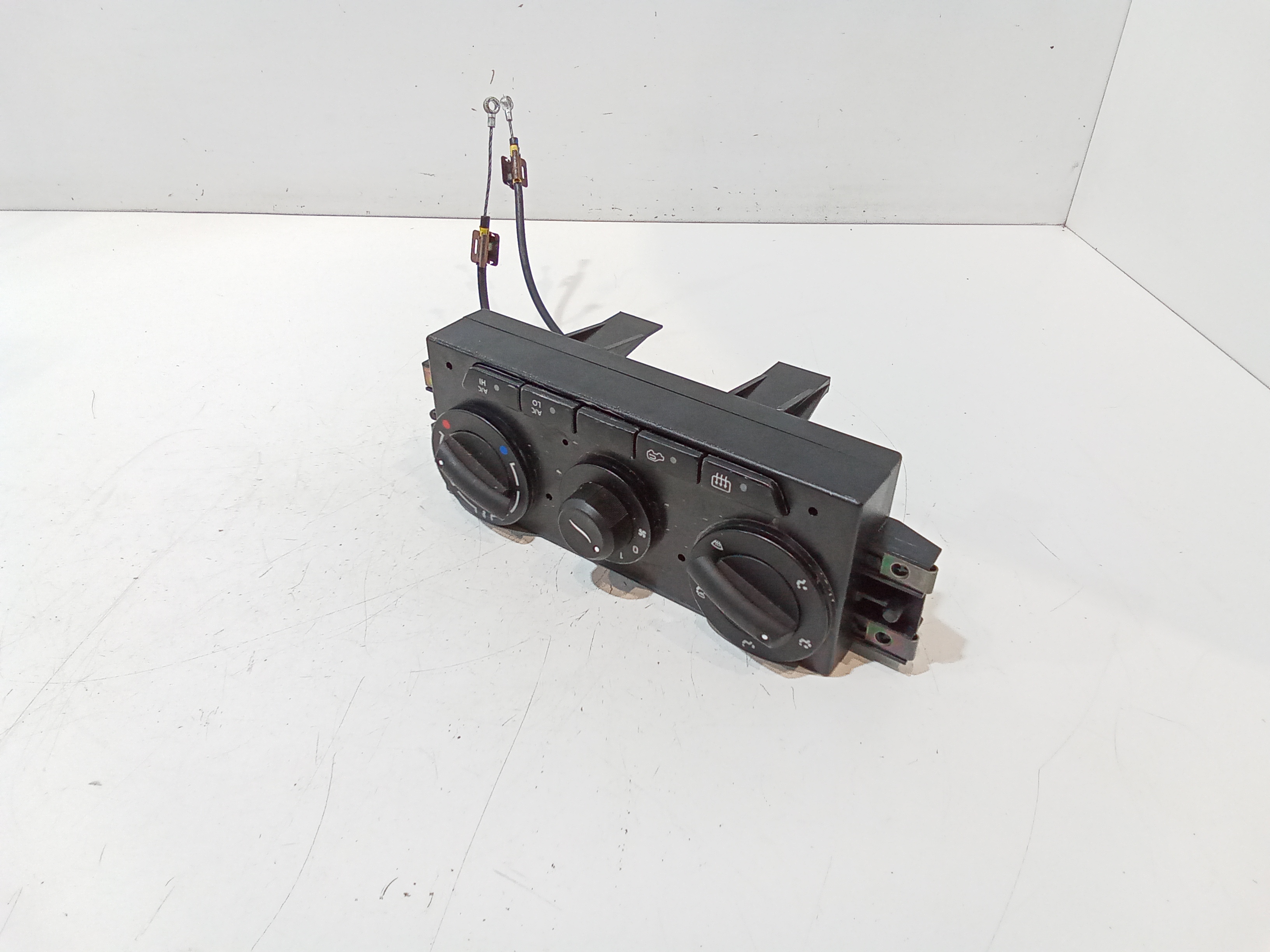 Comandi Clima per Mahindra Genio (2015 - 2018)