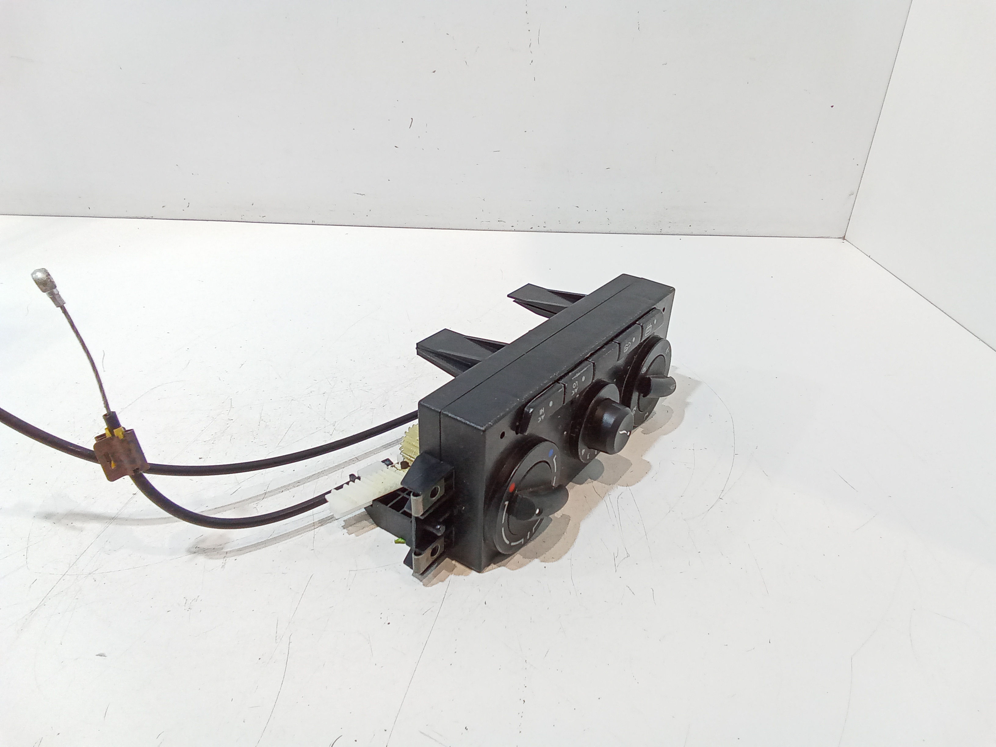 Comandi Clima per Mahindra Genio (2015 - 2018)