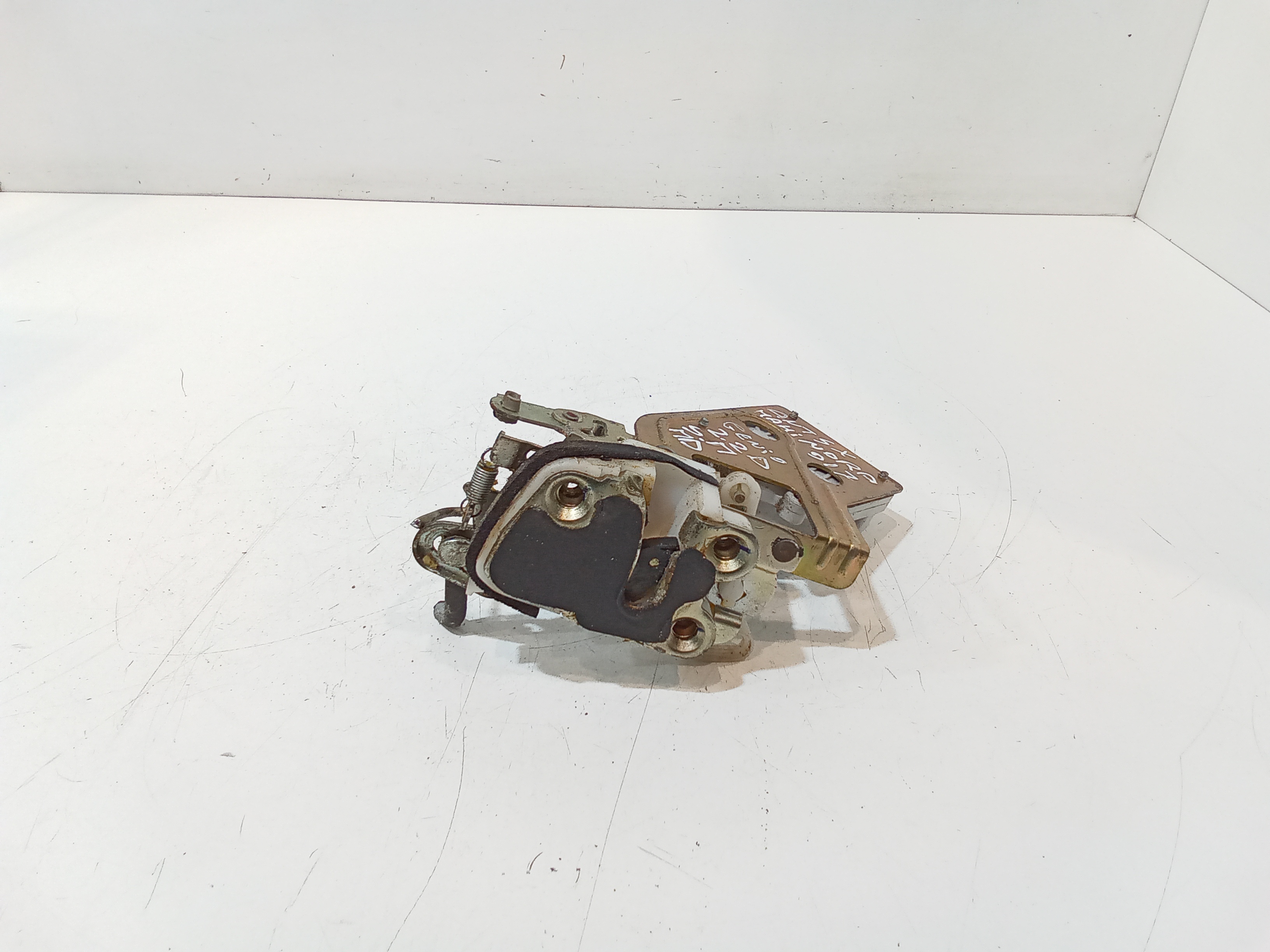 Serratura Anteriore Sinistra per Mahindra Genio (2015 - 2018)