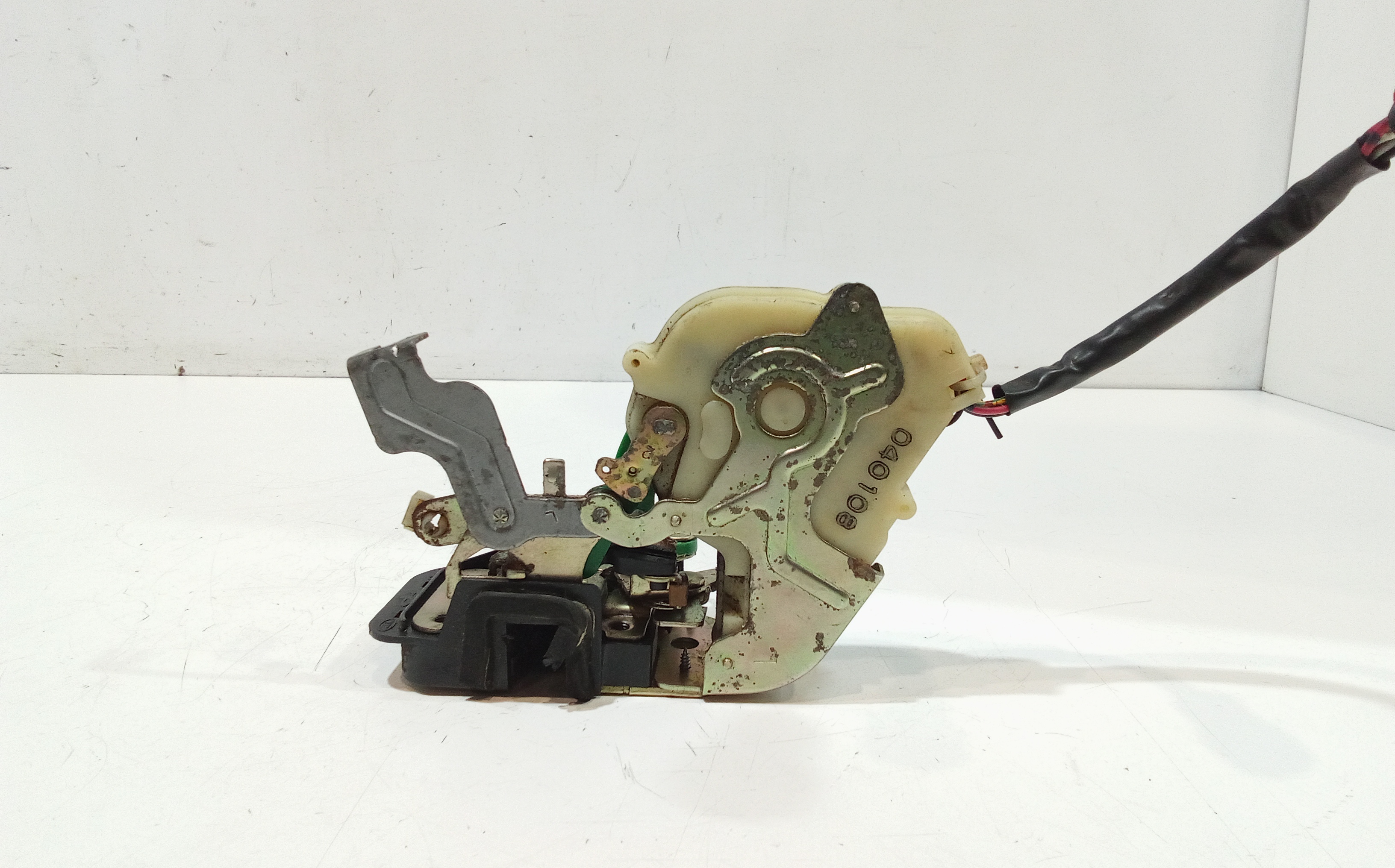 Serratura Anteriore Sinistra per Kia Sorento 1 Serie (2002 - 2006)