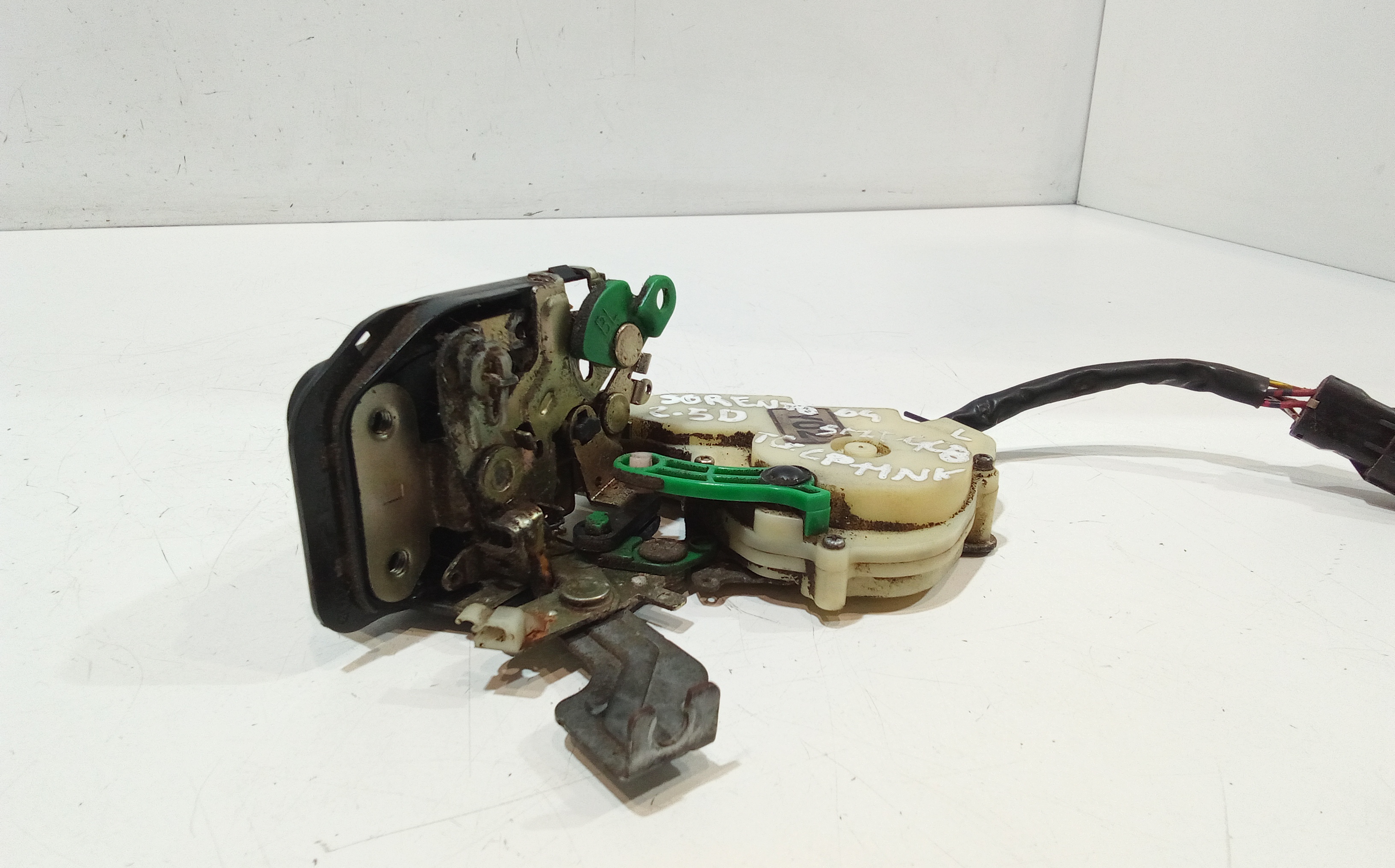 Serratura Anteriore Sinistra per Kia Sorento 1 Serie (2002 - 2006)