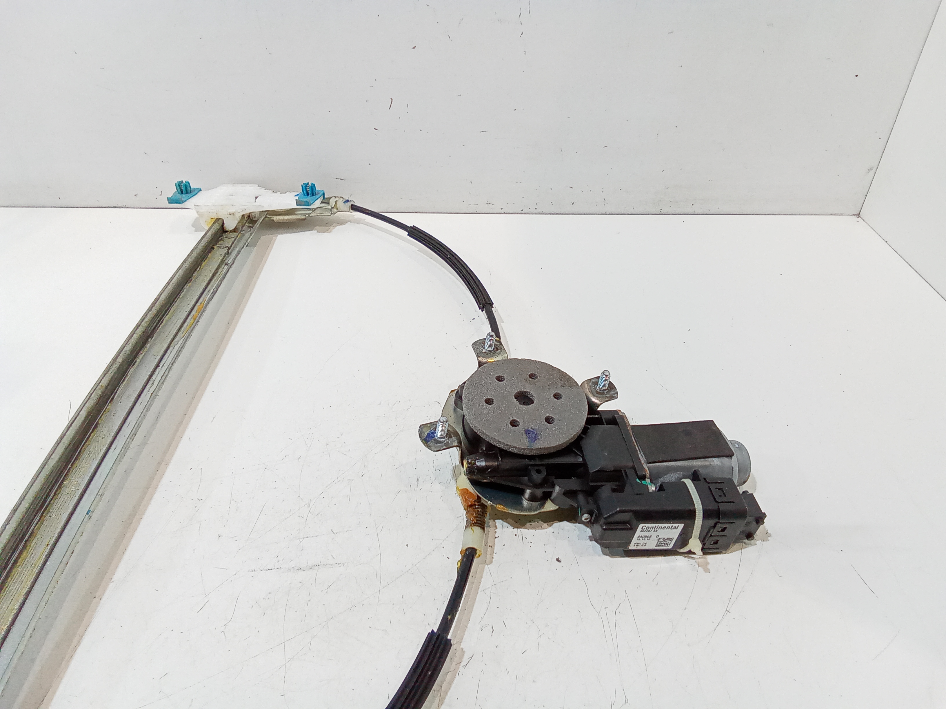 Cremagliera anteriore destra passeggero per Mahindra Genio (2015 - 2018)