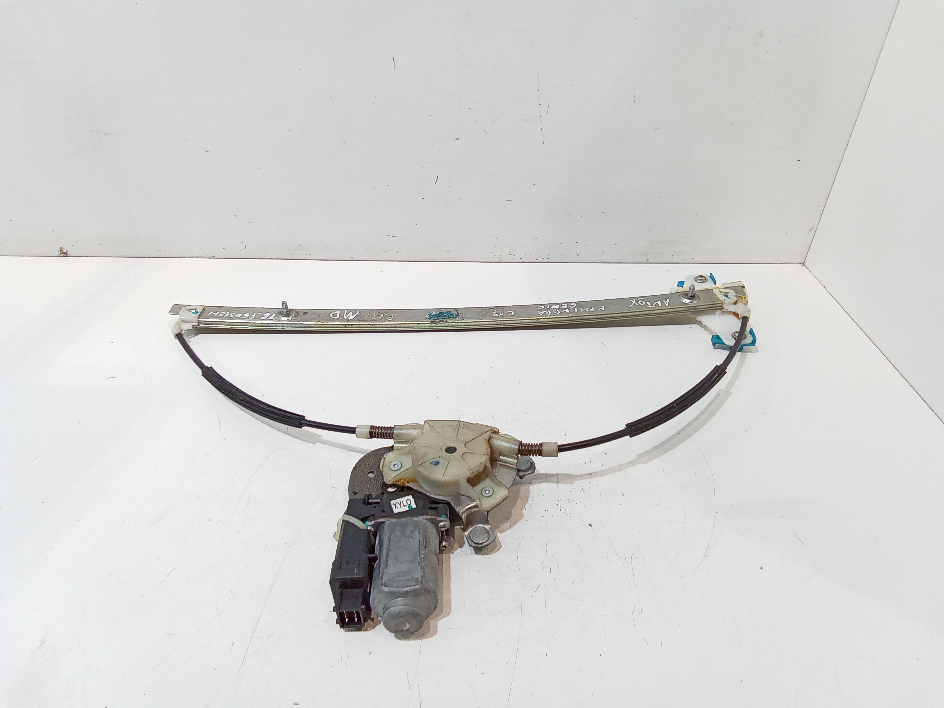 Cremagliera anteriore sinistra Guida per Mahindra Genio (2015 - 2018)