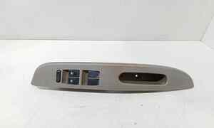 Pulsantiera anteriore sinistra Guida per Mahindra Genio (2015 - 2018)