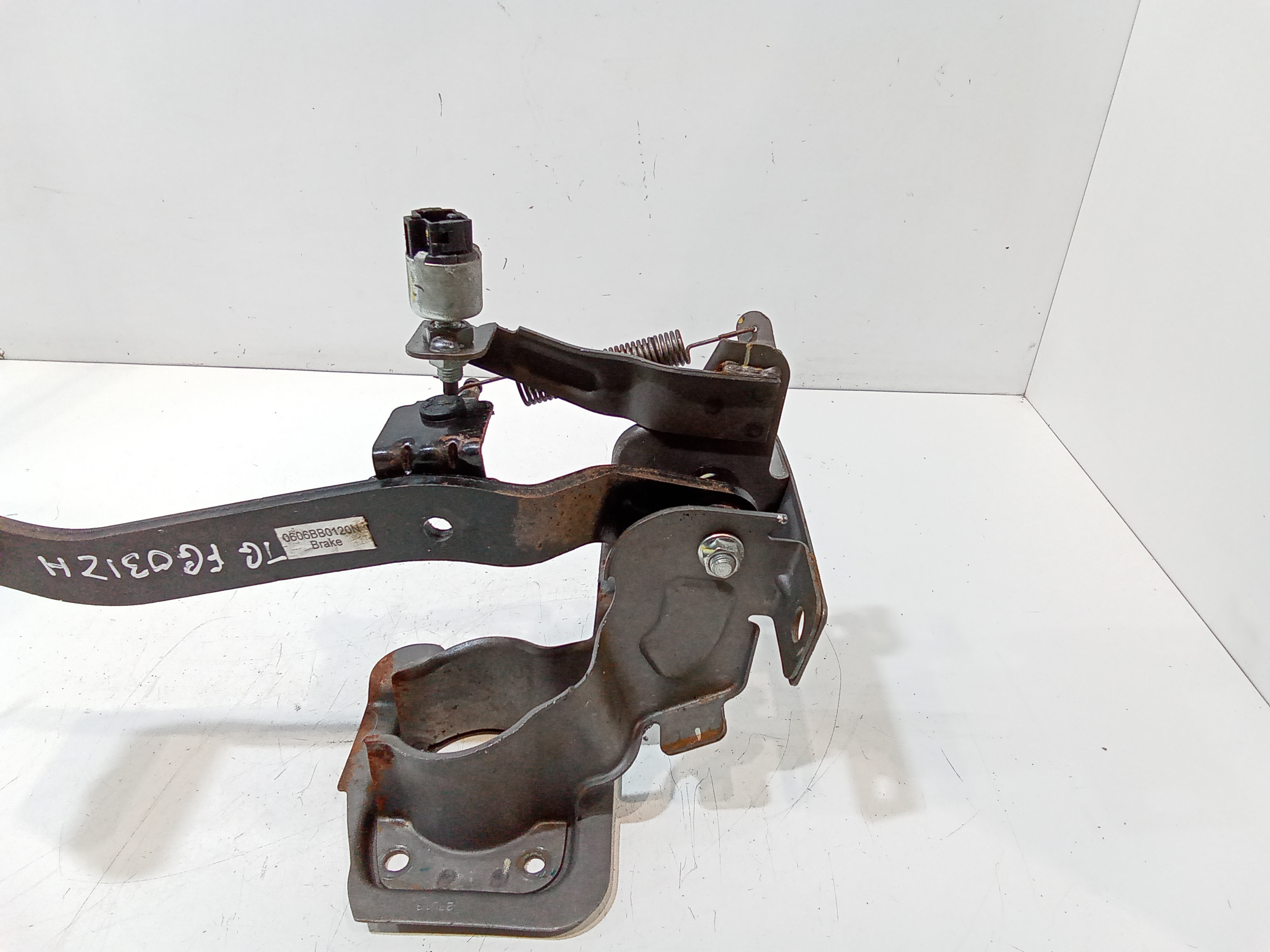 Pedale Freno per Mahindra Genio (2015 - 2018)