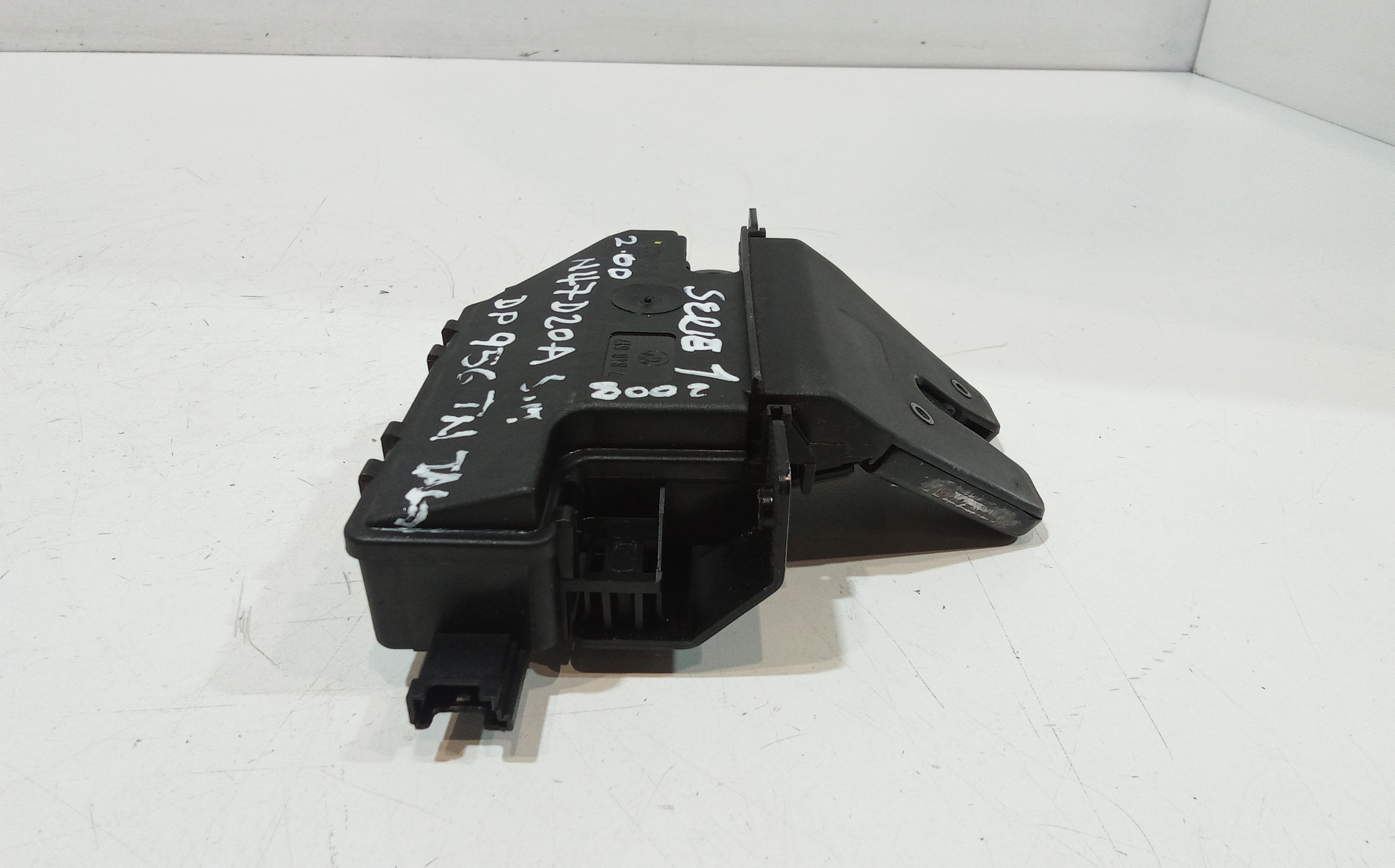 Serratura Cofano Posteriore per Bmw Serie 1 Serie (e87) (07>) (2007 - In produzione)